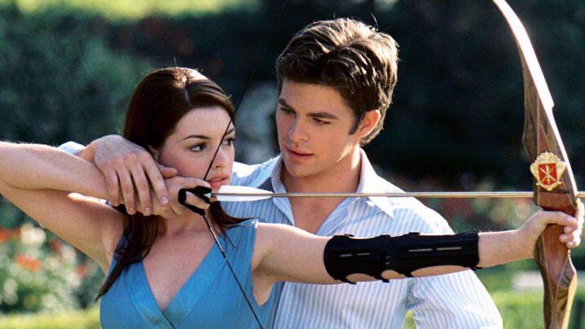 Los actores Anne Hathaway y Chris Pine, en la película 'Princesa por sorpresa 2'