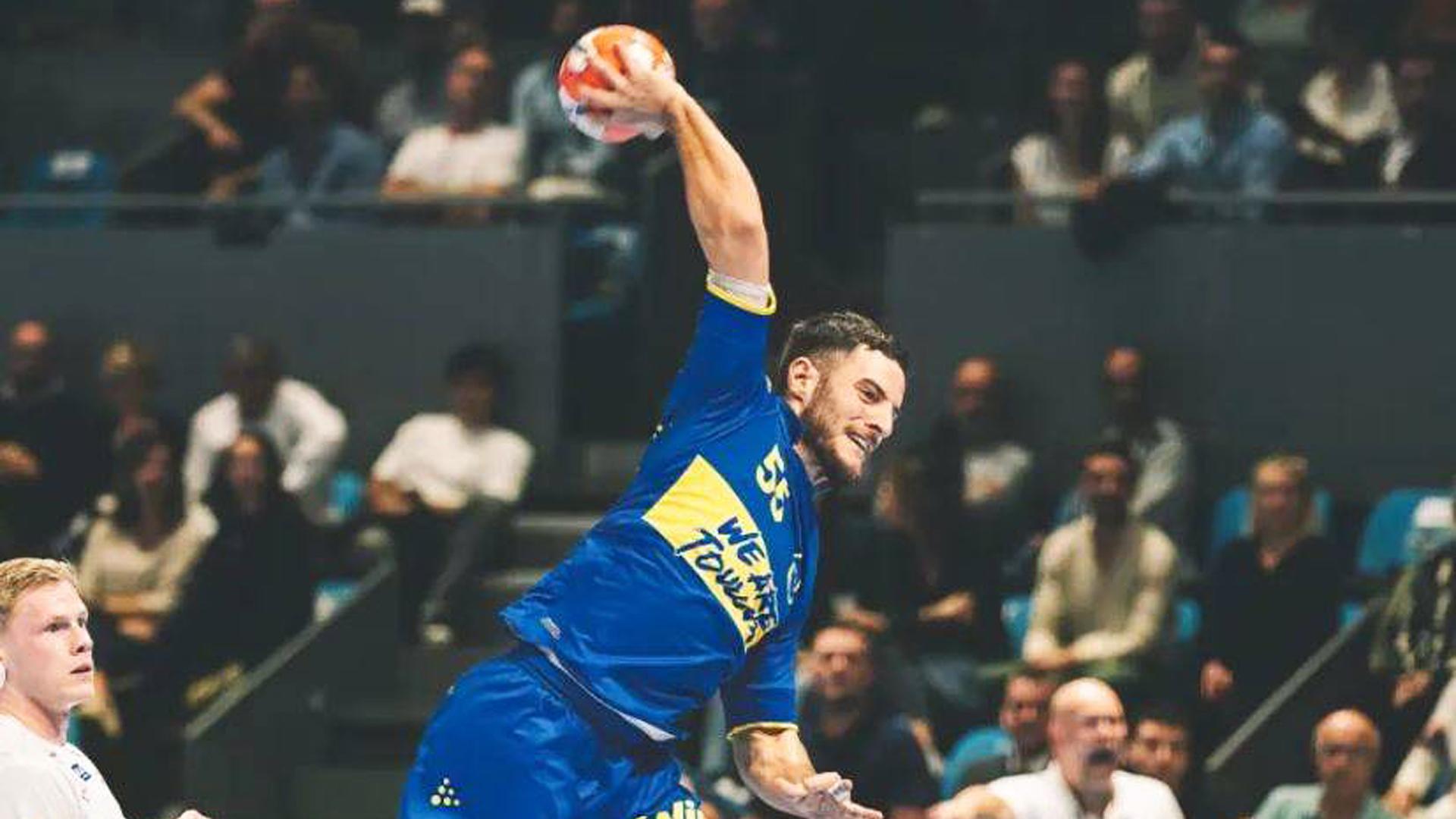 Niko Mindegia, con su nueva camiseta, en el duelo ante el Hafnarfjordur