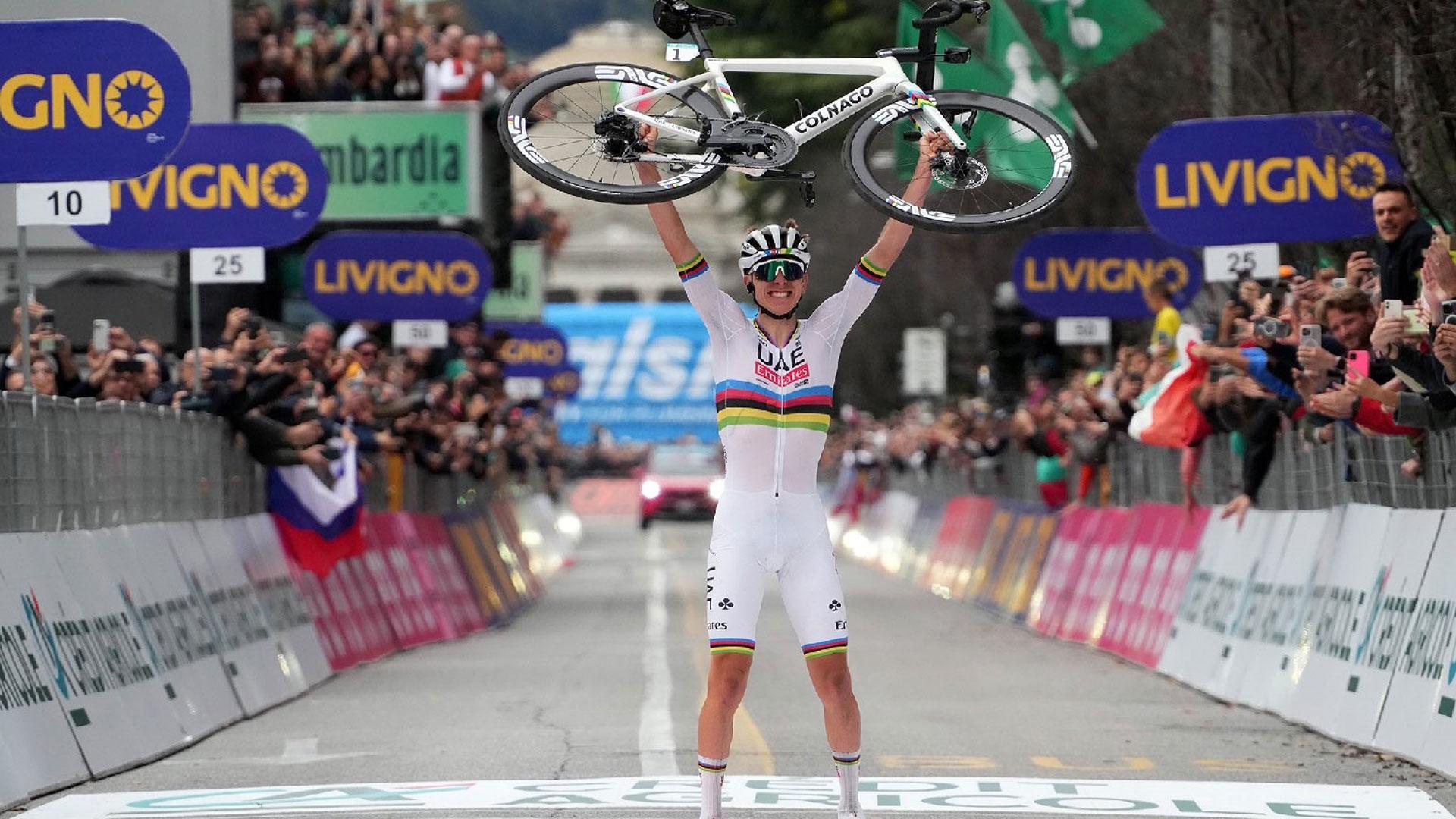 Pogacar celebra su cuarta victoria consecutiva en la clásica Il Lombardía