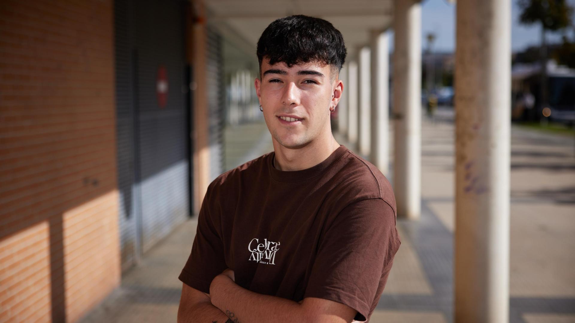 Xabier Goikoetxea, delantero del Valle de Egüés, posa sonriente en Buztintxuri
