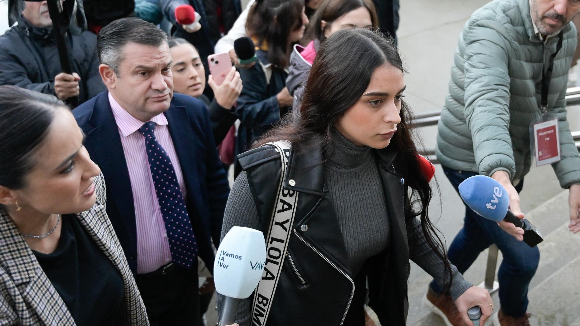 Catherine Silva, a su llegada al juicio por el asesinato de Samuel Luiz, en la Audiencia Provincial de A Coruña