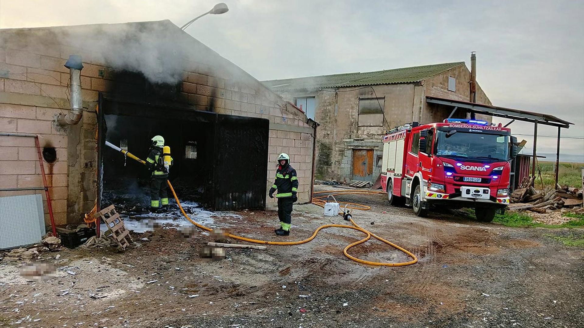 Efectivos de Bomberos, en el lugar del suceso