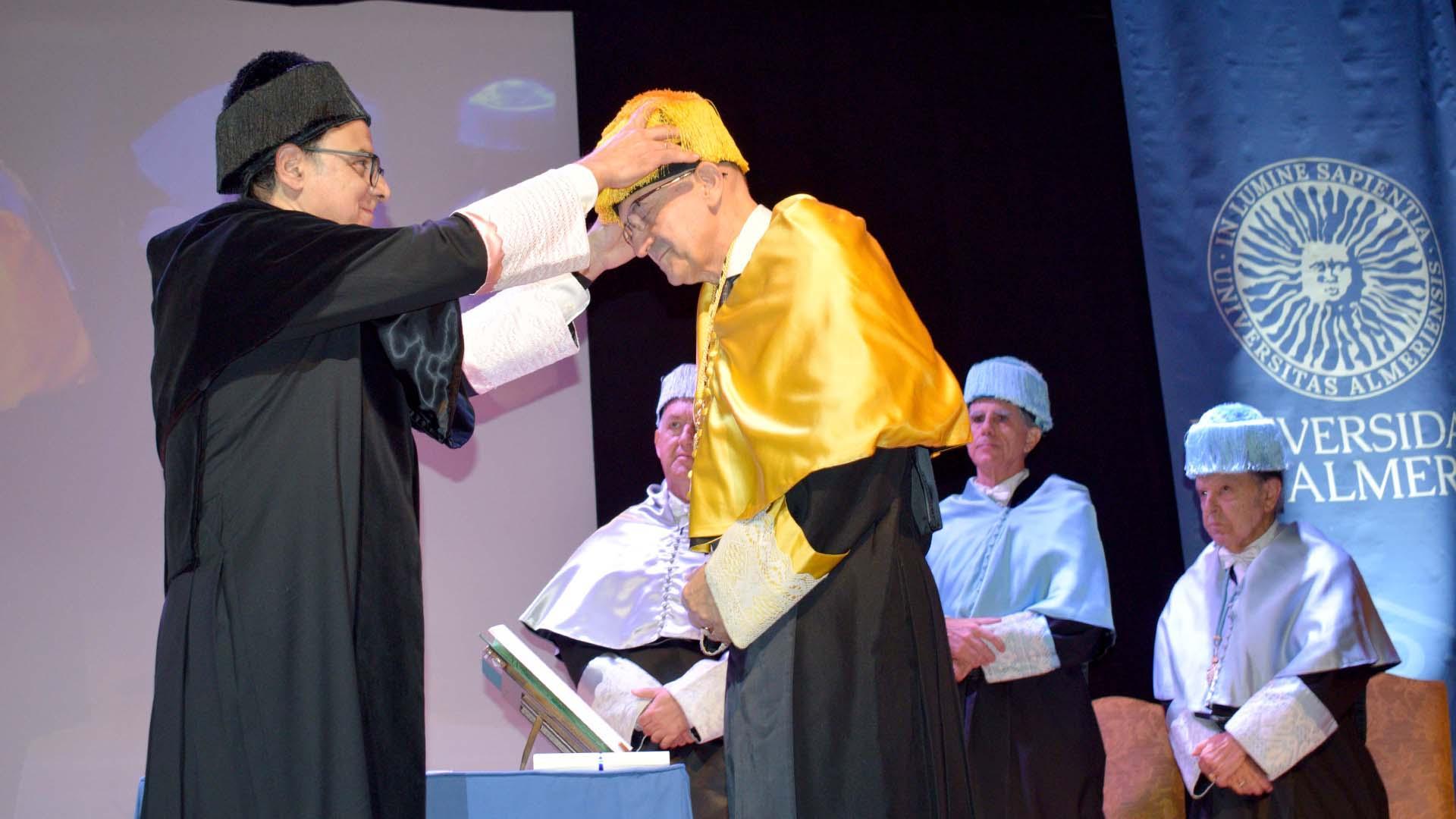 Miguel Ángel Martínez-González, en el acto de investidura como Doctor Honoris Causa por la Universidad de Almería