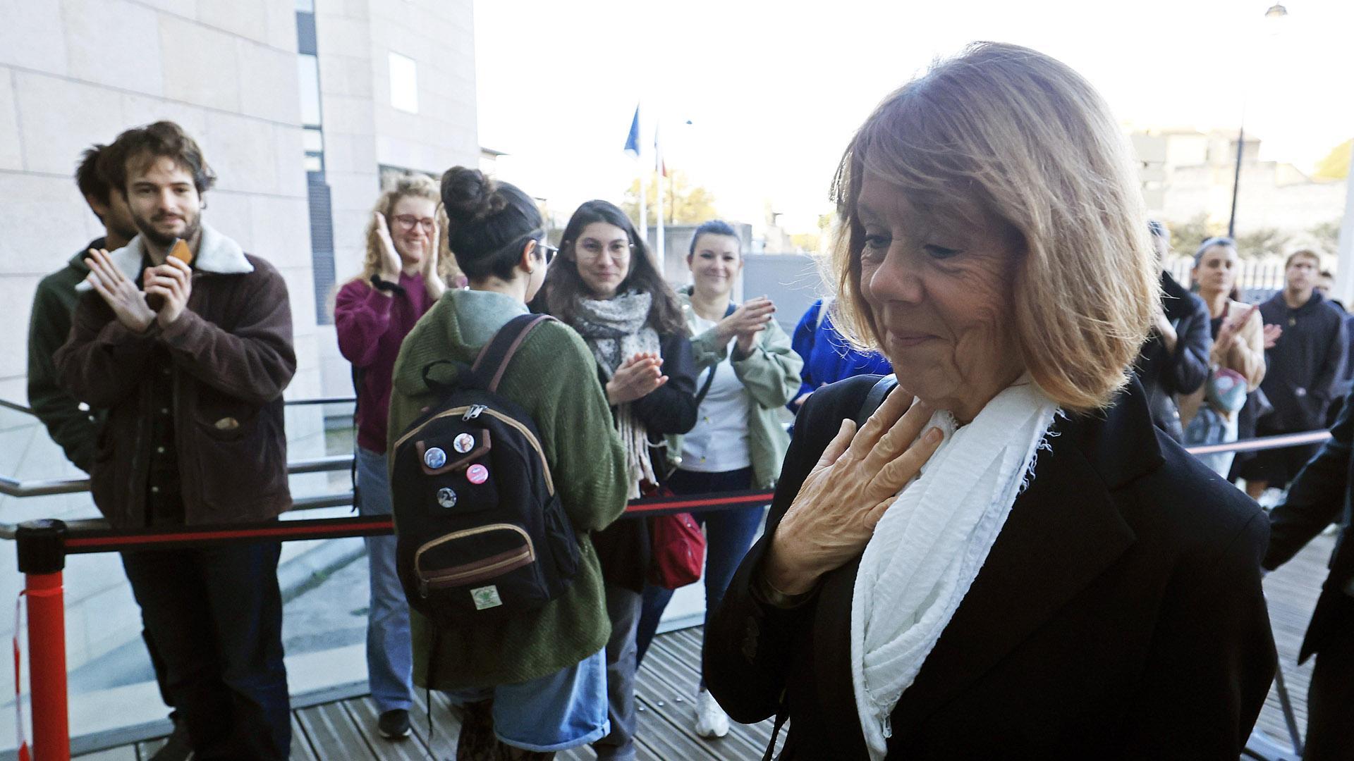 Gisele Pelicot llega al tribunal penal de Avignon