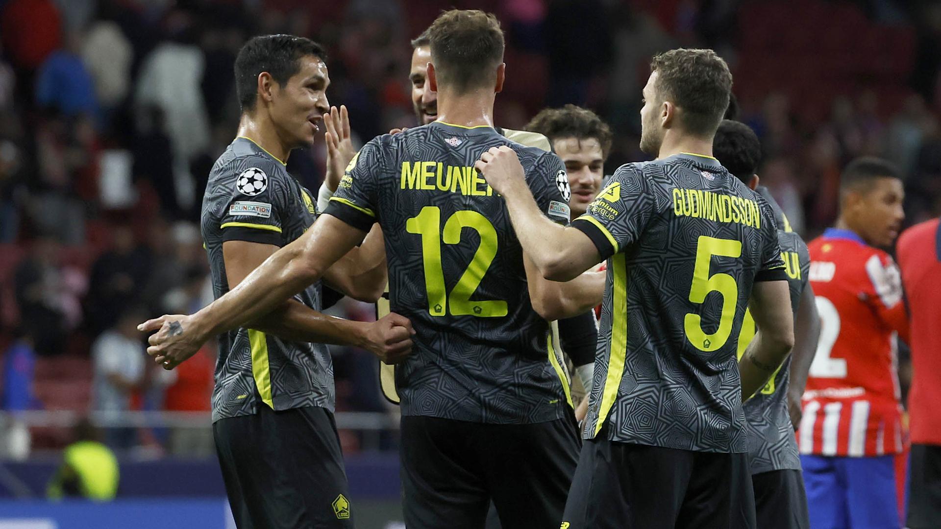 Alegría de los jugadores del Lille tras anotar un tanto en el Metropolitano