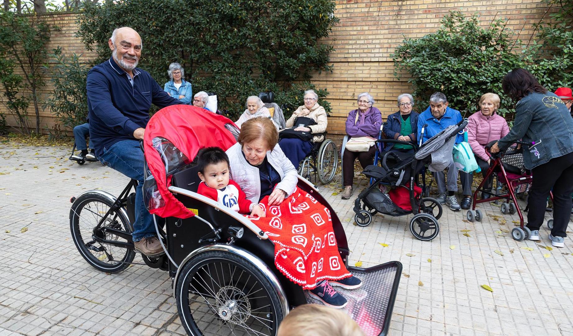 Vídeo con el encuentro intergeneracional en Tudela con paseos en Yayacleta