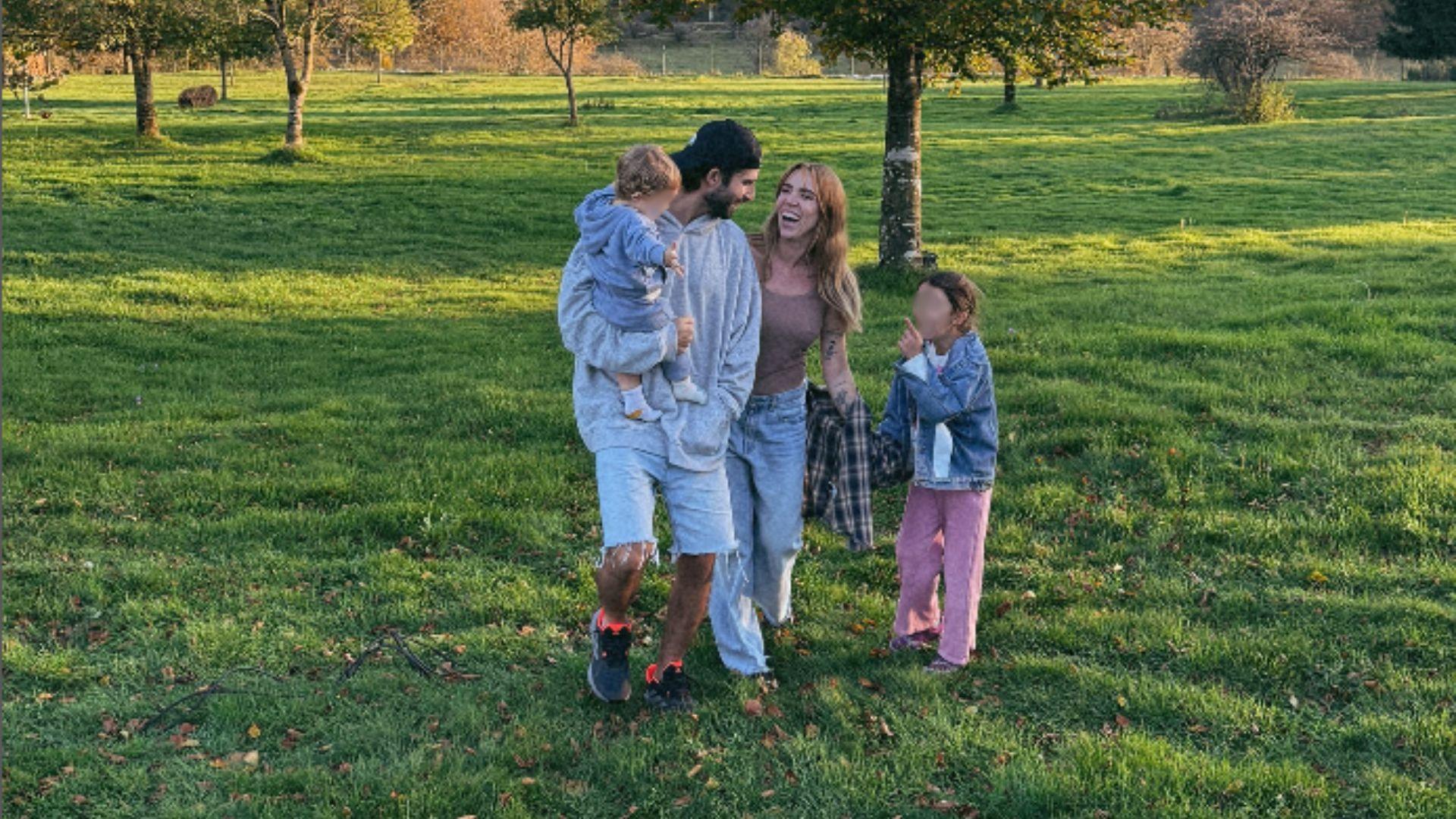 La influencer Danna Ponce junto a su familia en Urbasa.