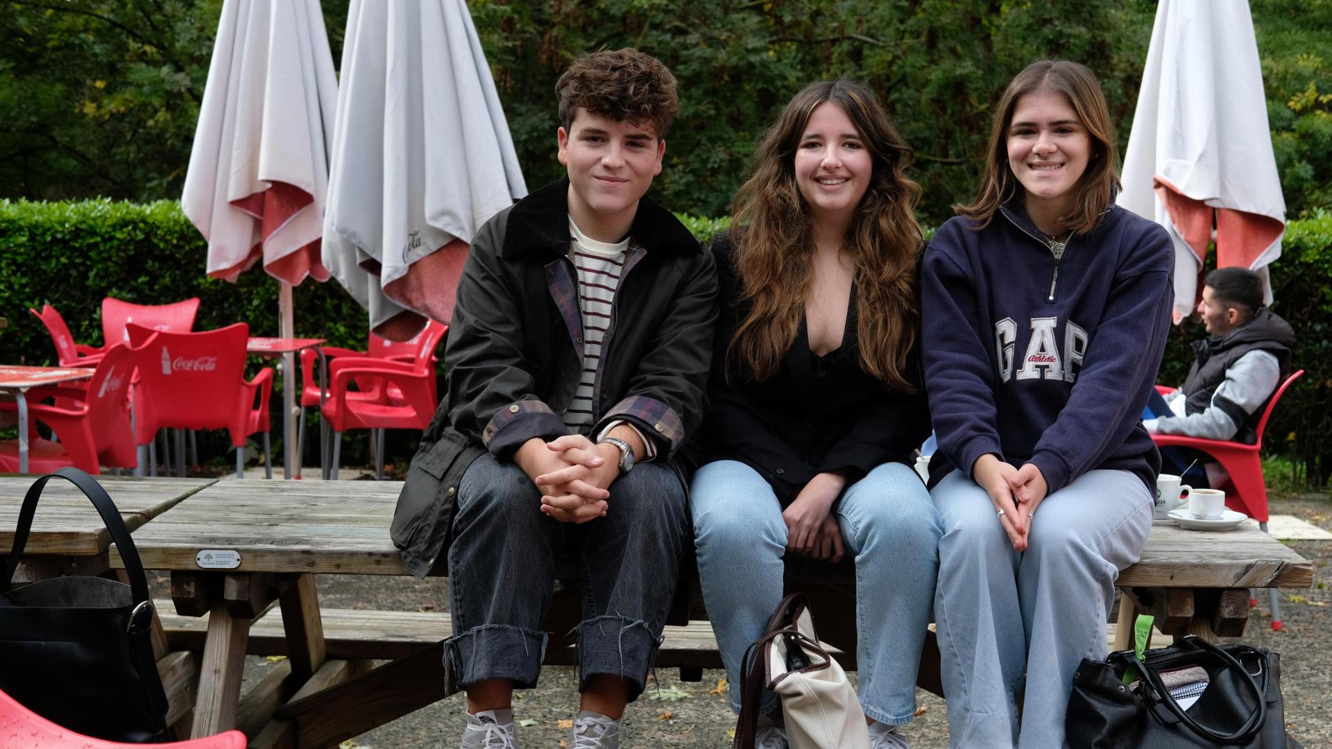 Iosu Larrea, Ana Menes, Martina Martínez, estudiantes de 18 años de Derecho en la Universidad Pública de Navarra (UPNA)