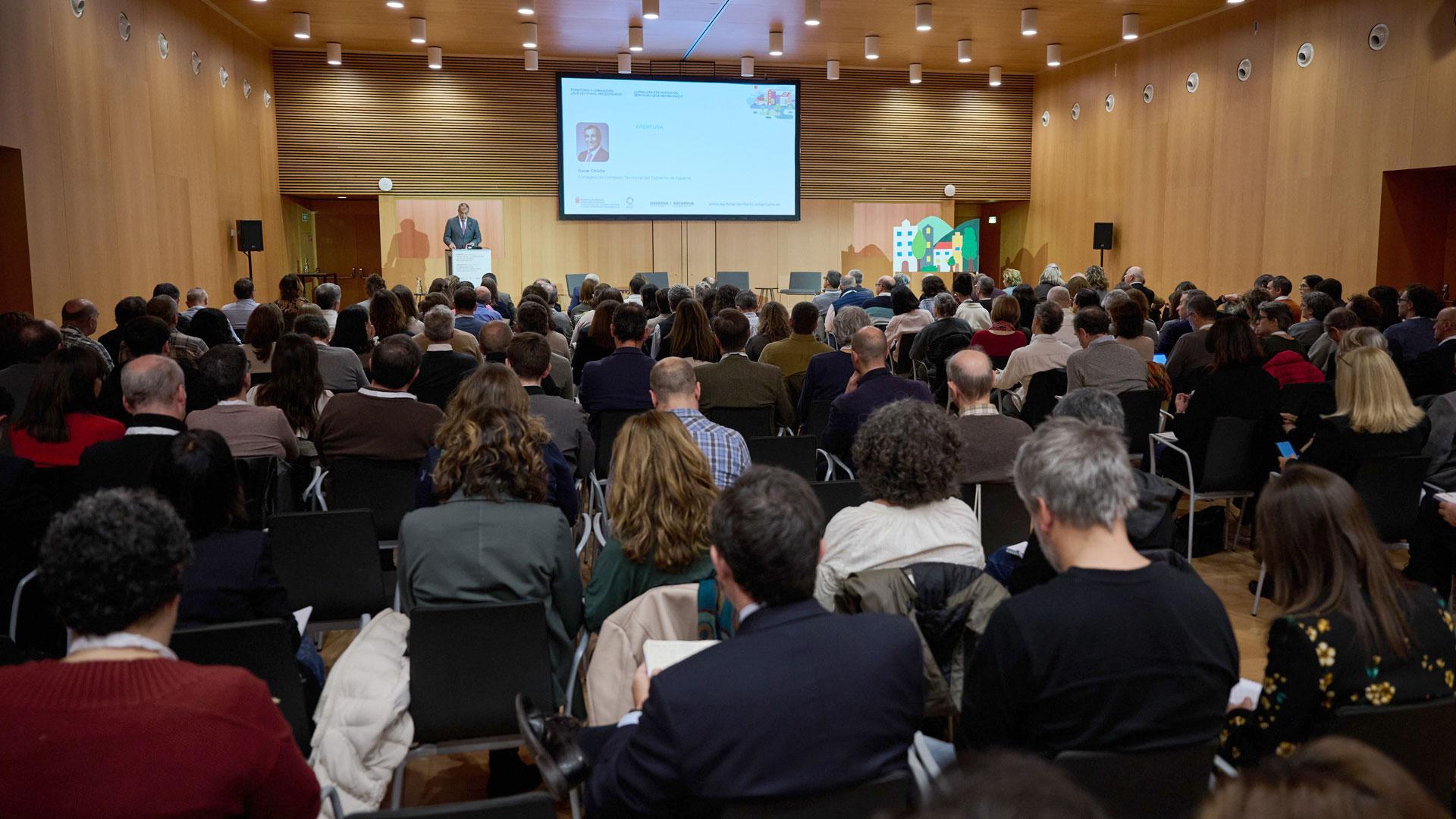 El consejero Chivite ha abierto la jornada 'Territorio y Urbanismo: ¿Qué Ley Foral Necesitamos?'