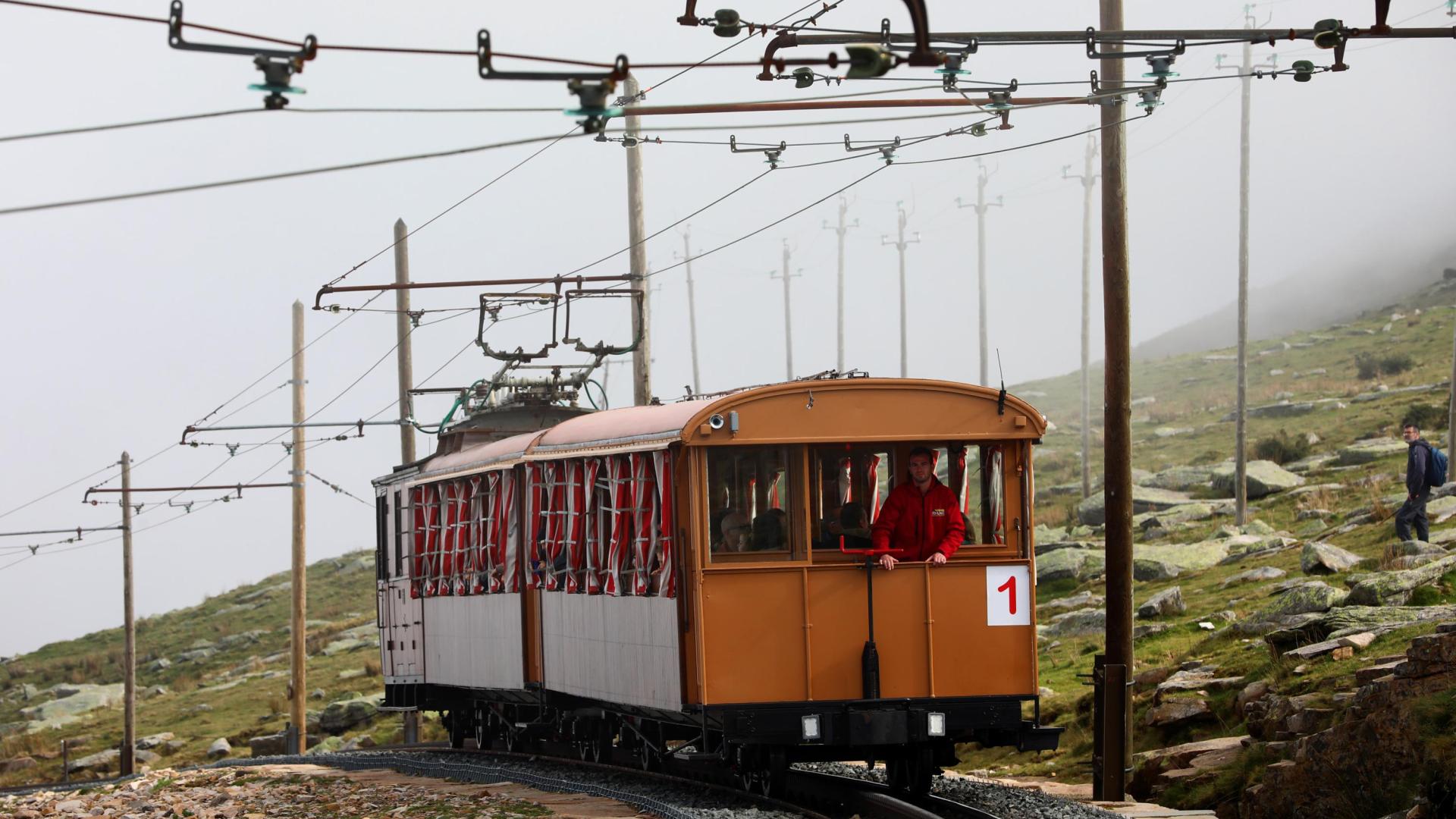 Imagen del tren cremallera que comunica Sara (Francia) con la cumbre del monte Larrún, en Bera.