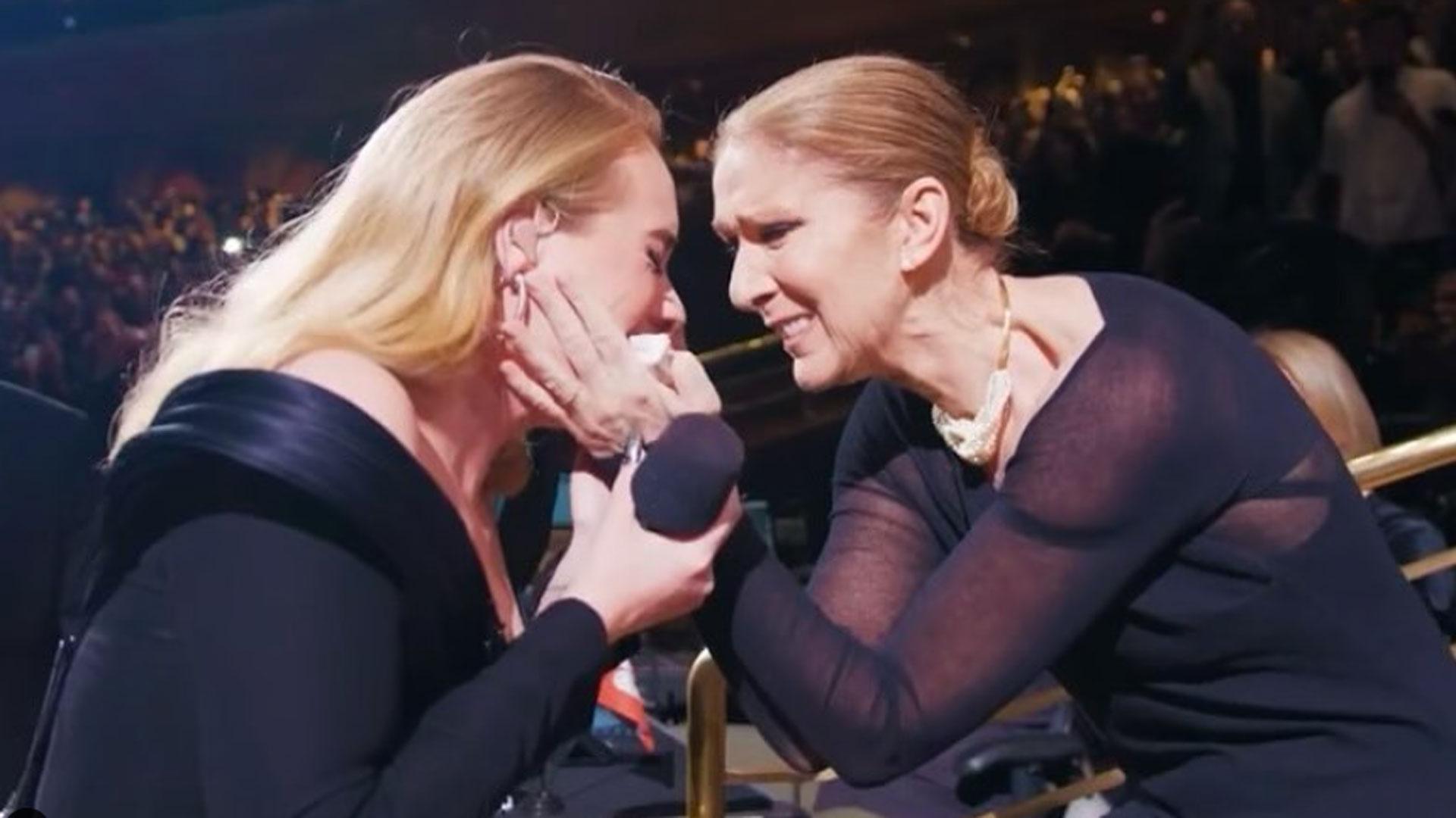 Emocionante abrazo de las cantantes Adele y Celine Dion en un concierto en Las Vegas