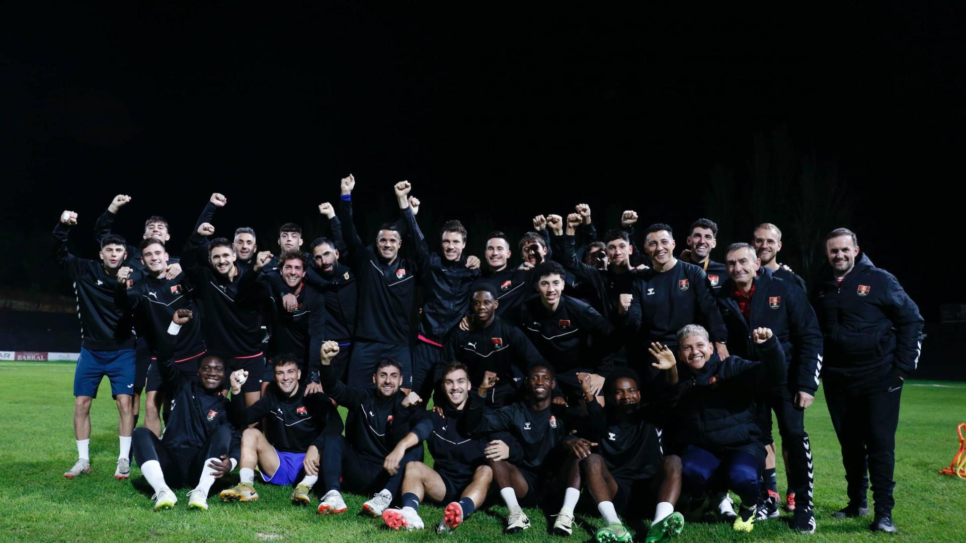 Los jugadores y el cuerpo técnico del Cortes, ilusionados ante el partido de la Copa del Rey ante el Granada