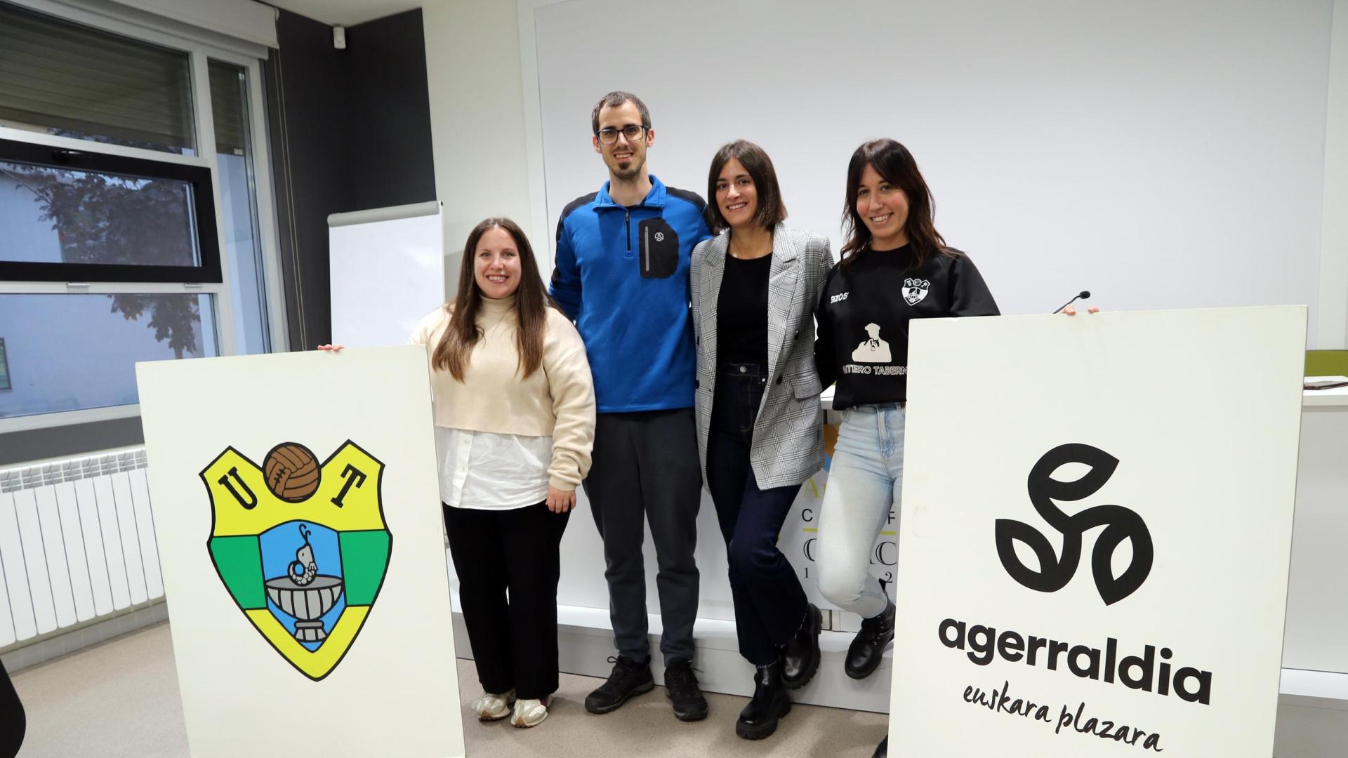 De izquierda a derecha: María Galarreta Gil, Urko Caizán Juanarena, Libe Jusué Rosano, y Cristina Jiménez Latorre