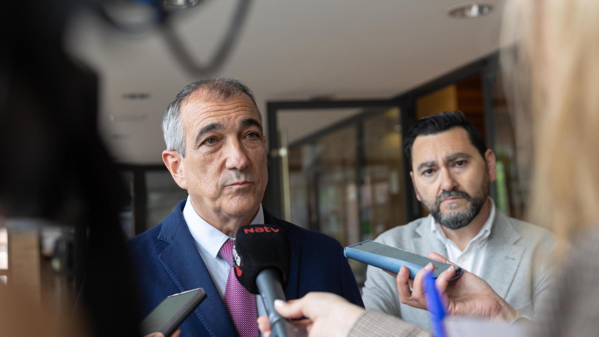 El consejero Óscar Chivite y el director general de Administración Local, Jesús Mari Rodríguez
