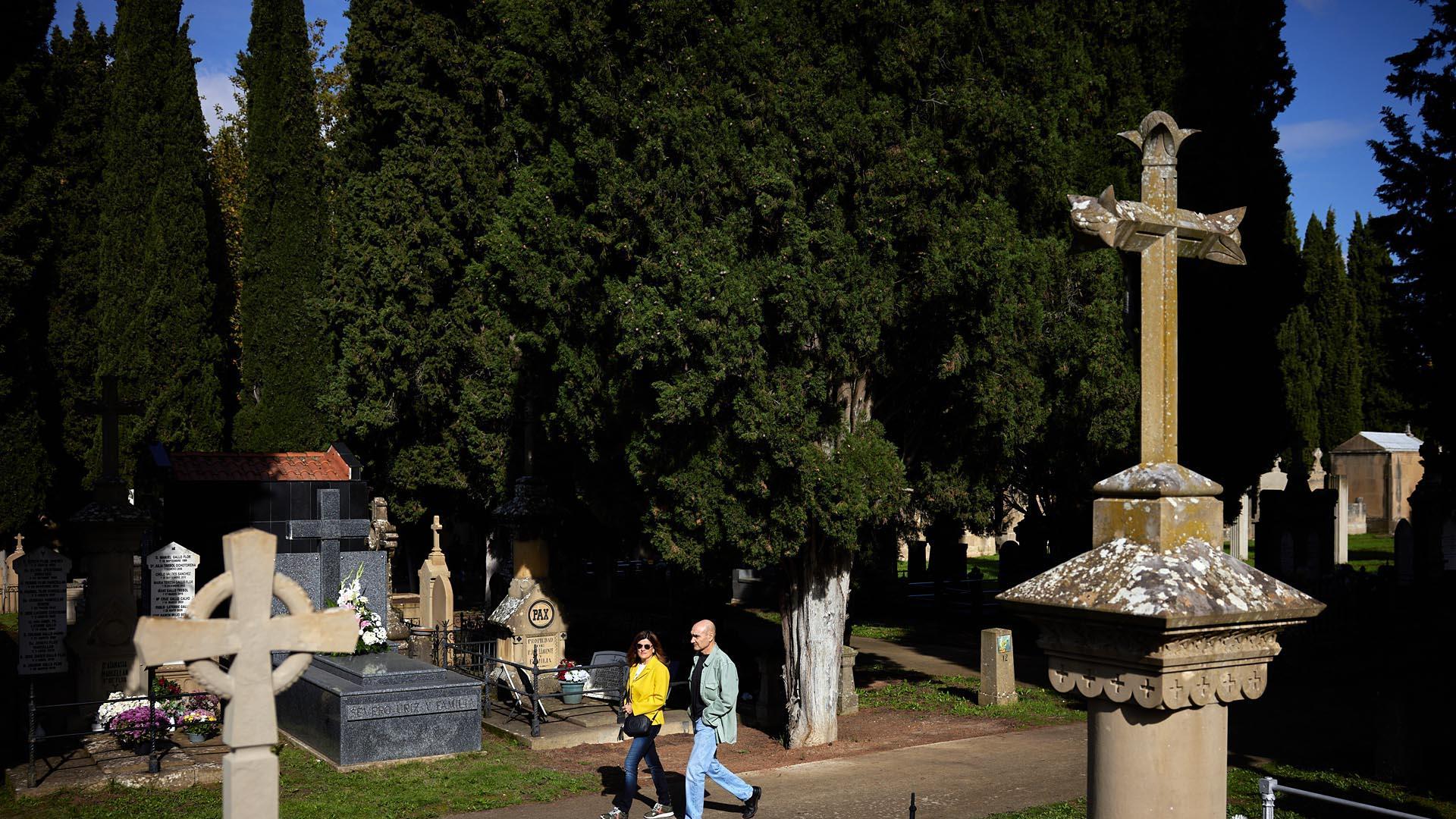 Foto del Día de Todos los Santos en 2024 en el cementerio de Pamplona./