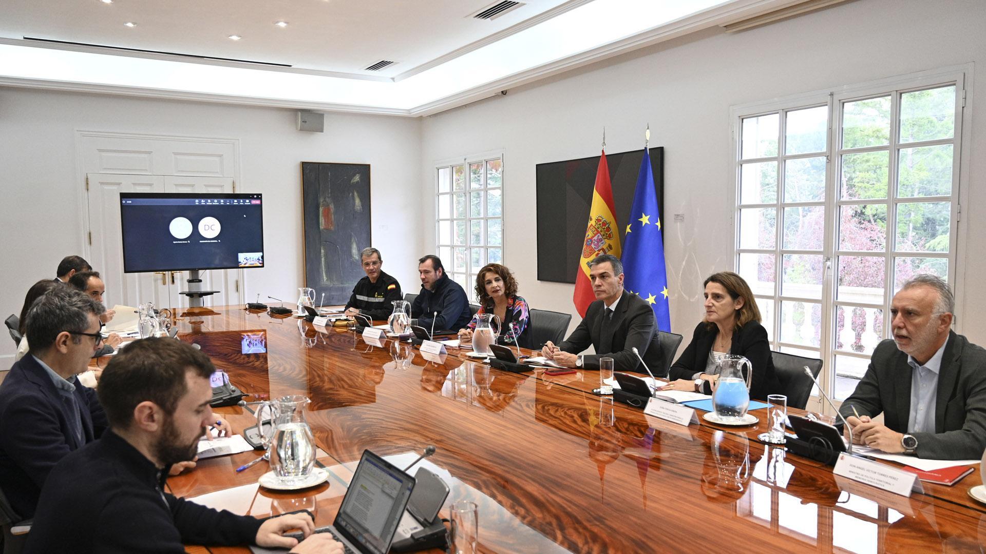 El presidente del Gobierno preside el Comité de crisis para el seguimiento de los efectos de la DANA, este sábado en la Moncloa