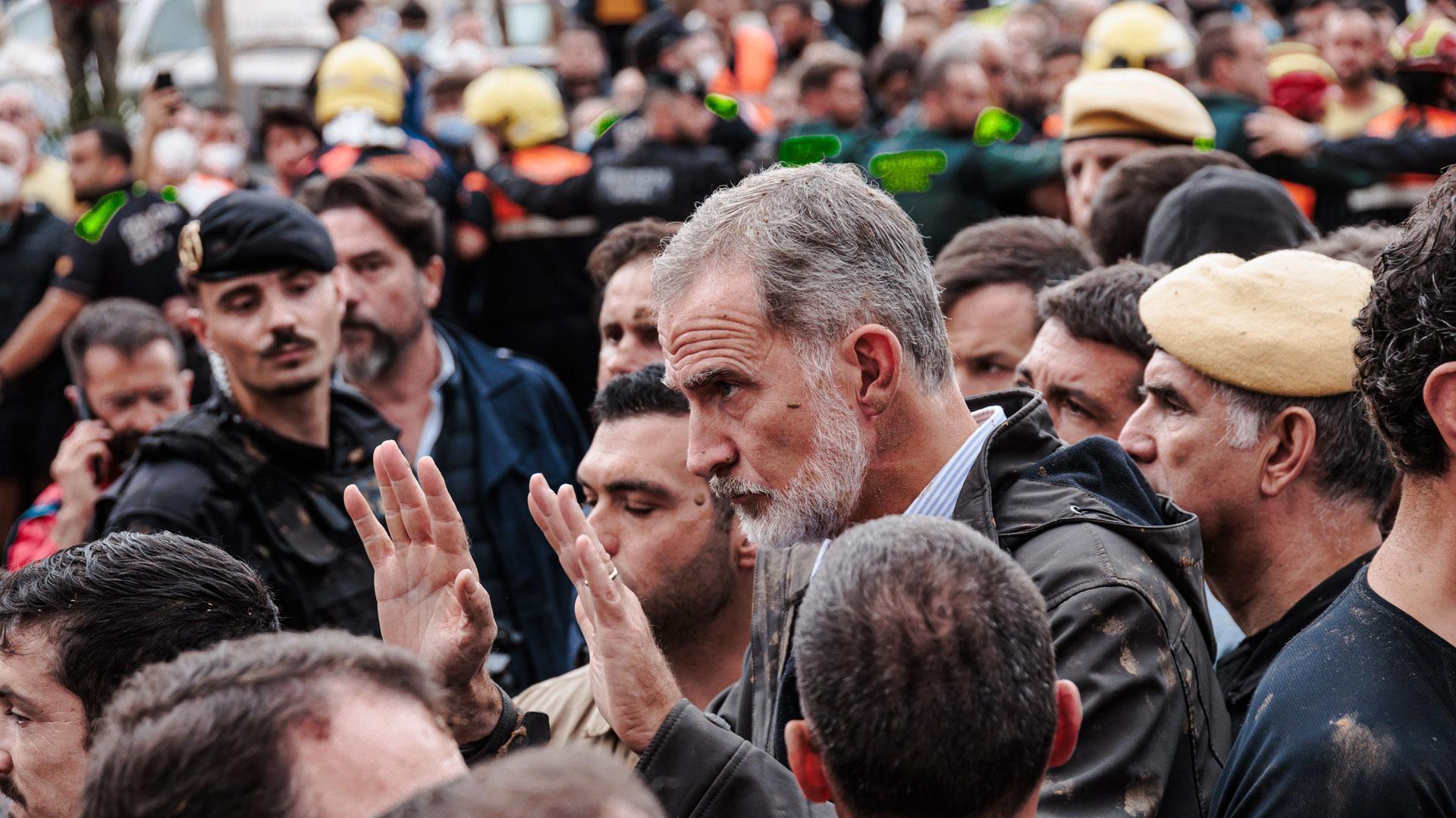 El rey Felipe V calma los ánimos en Paiporta