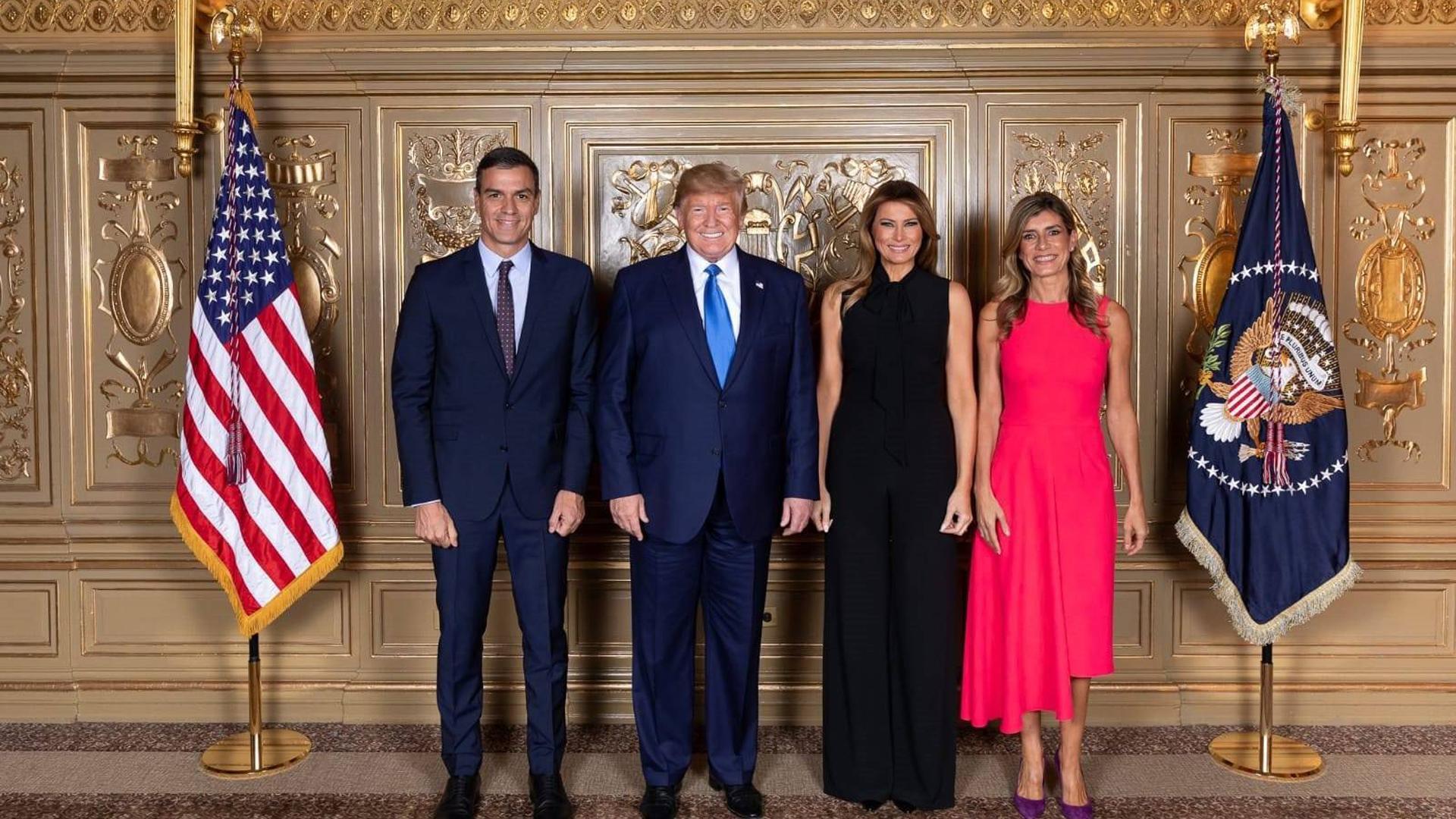 Imagen de archivo de Pedro Sánchez (i), y su esposa, Begoña Gómez (d), durante la recepción ofrecida por el presidente de EEUU, Donald Trump (2i), y la Primera Dama, Melania Trump (2d)
