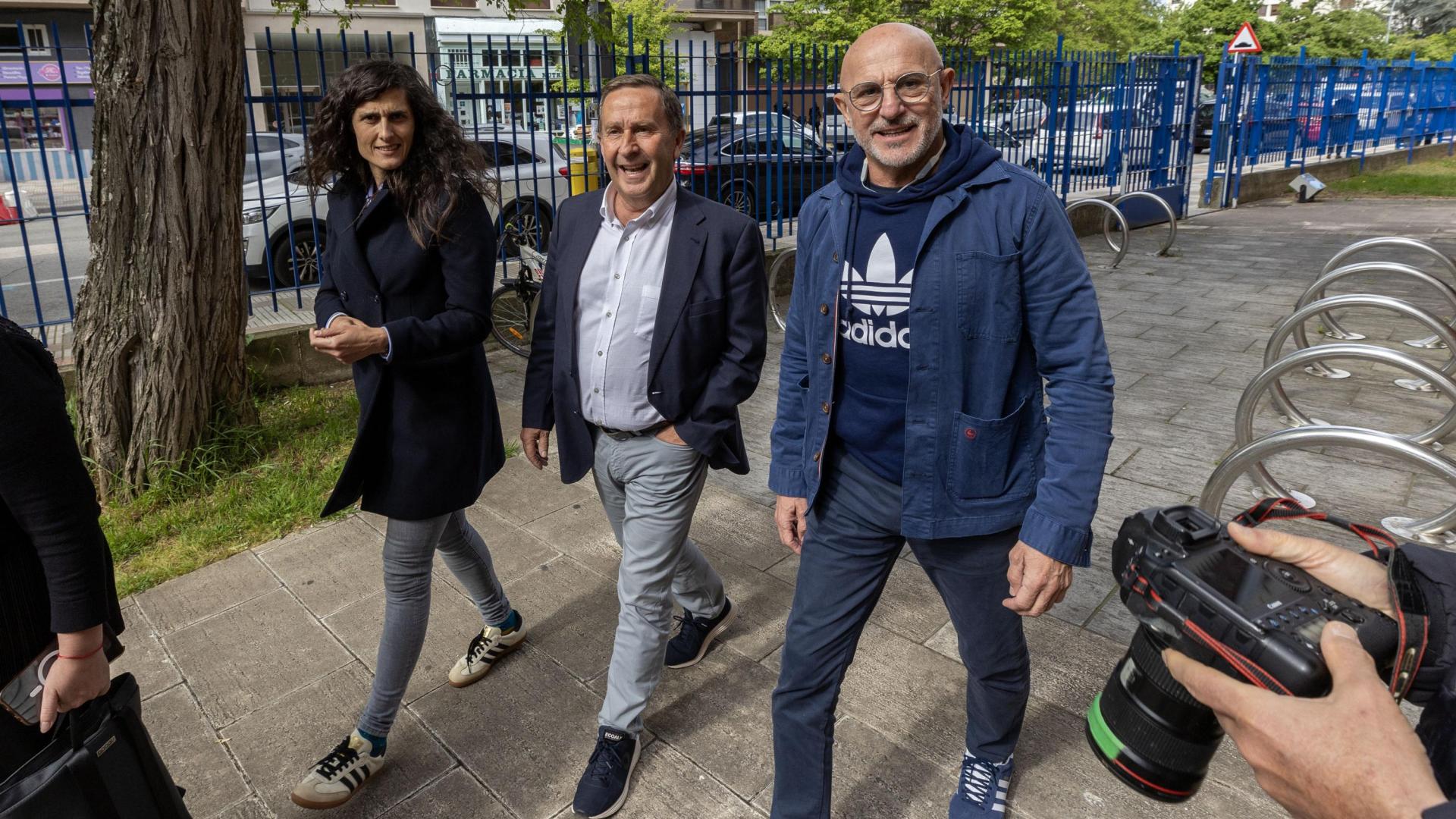 Rafa del Amo, junto a Montse Tomé y Luis de la Fuente, en una visita de los seleccionadores a Pamplona en el mes de abril.	jesús caso