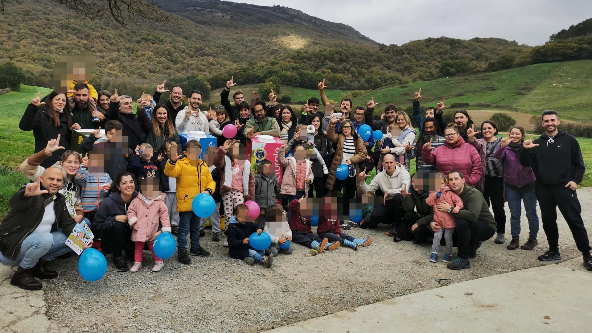 Familias de Aprem Navarra, en su visita a Lacturale