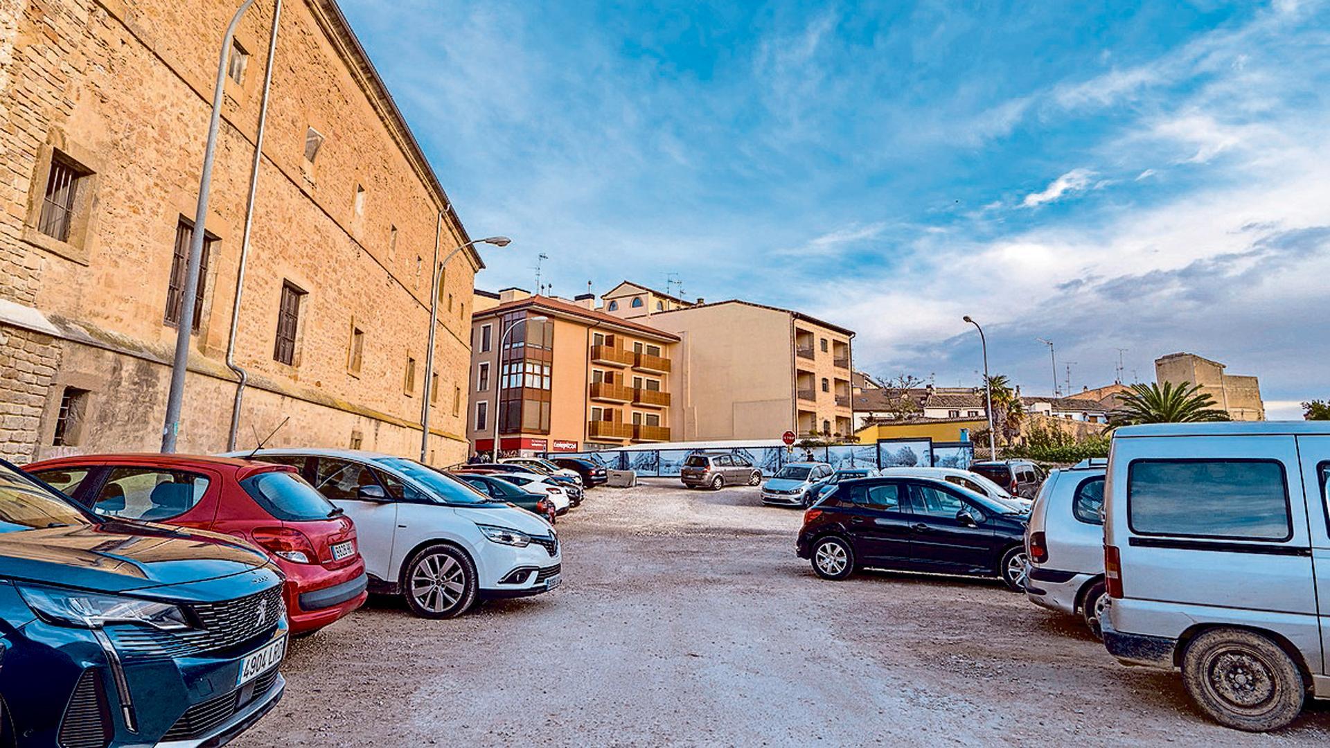 Las plazas de aparcamiento entre el convento y el centro cultural desaparecerán con las obras