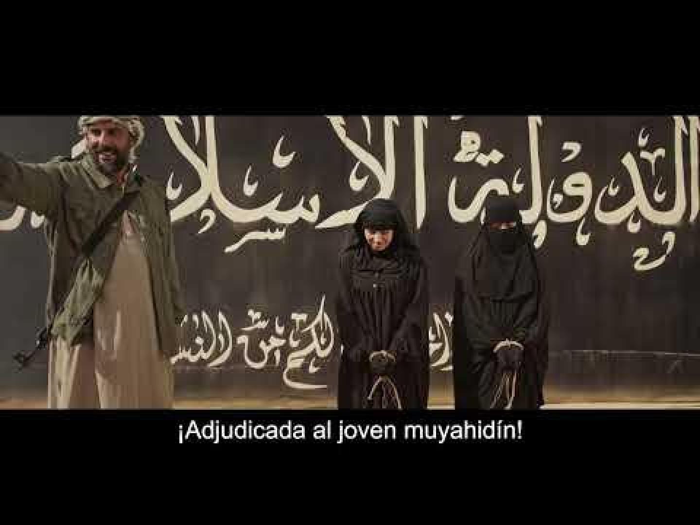 Clip de la escena de la subasta de mujeres en la película 'Raqa'