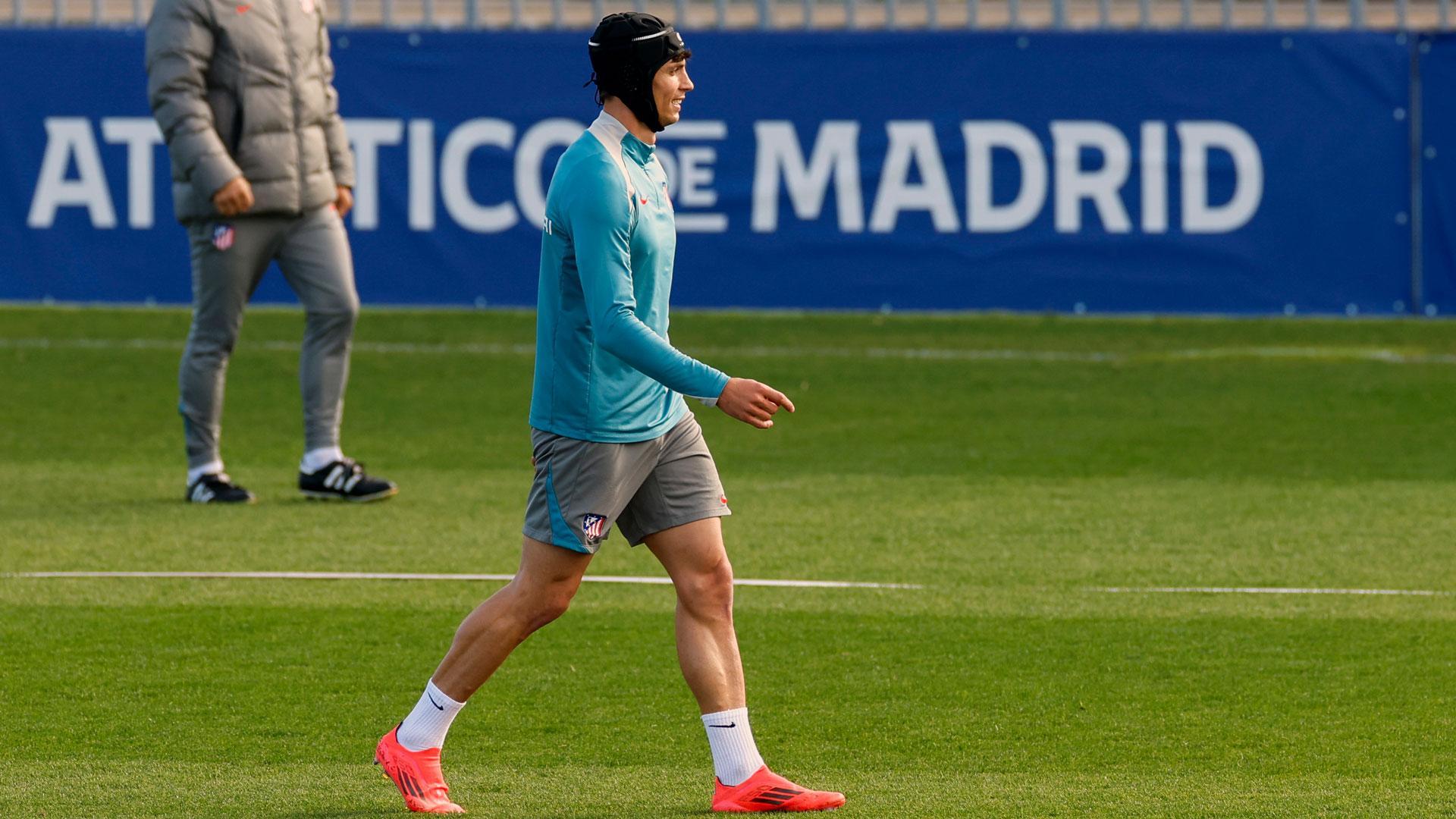 El defensa francés del Atlético de Madrid, Robin Le Normand durante el entrenamiento del equipo este viernes en Majadahonda