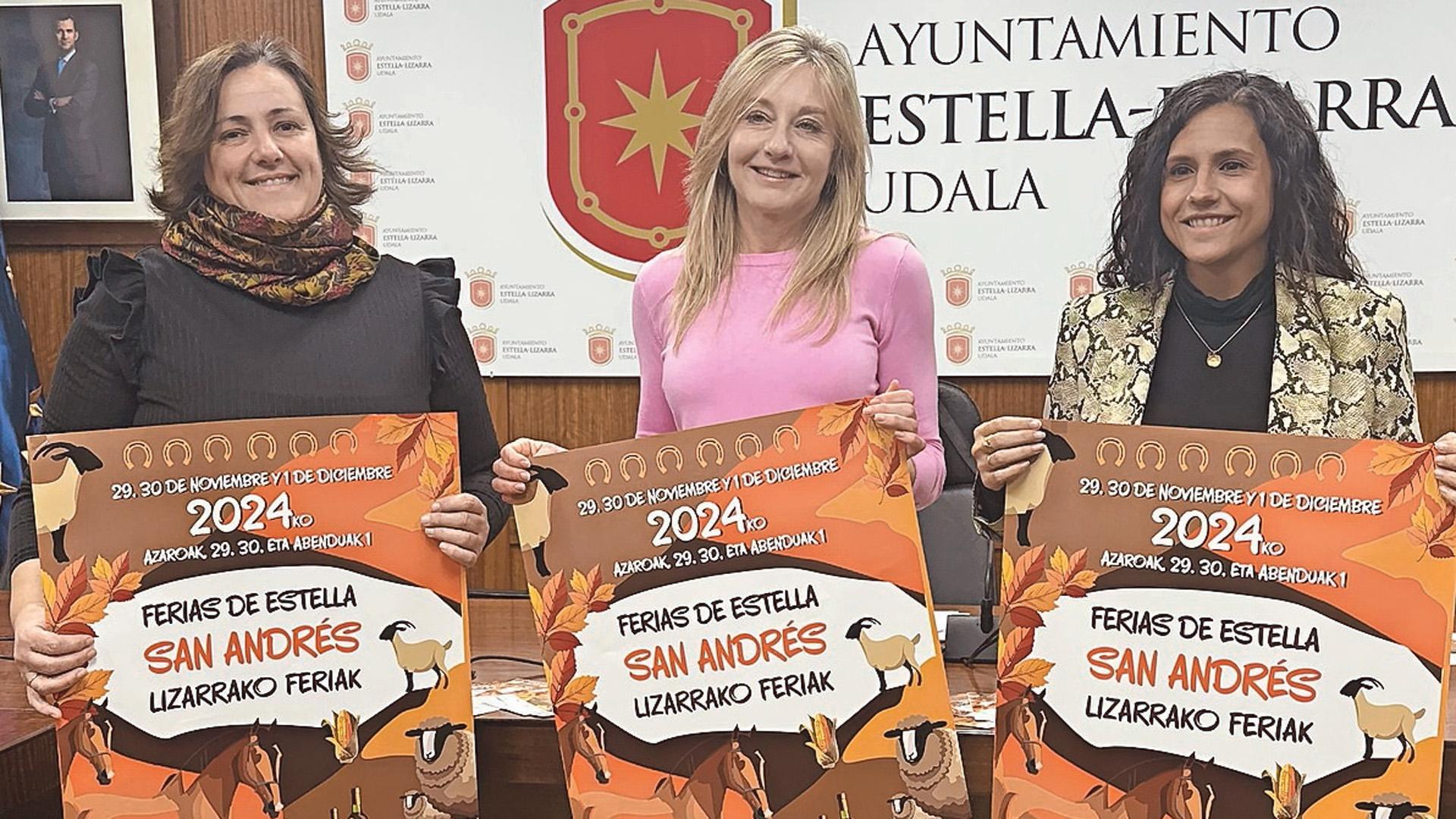 La alcaldesa, Marta Ruiz de Alda, la edil Cristina Pérez y la técnica Andrea Rodríguez presentan las ferias