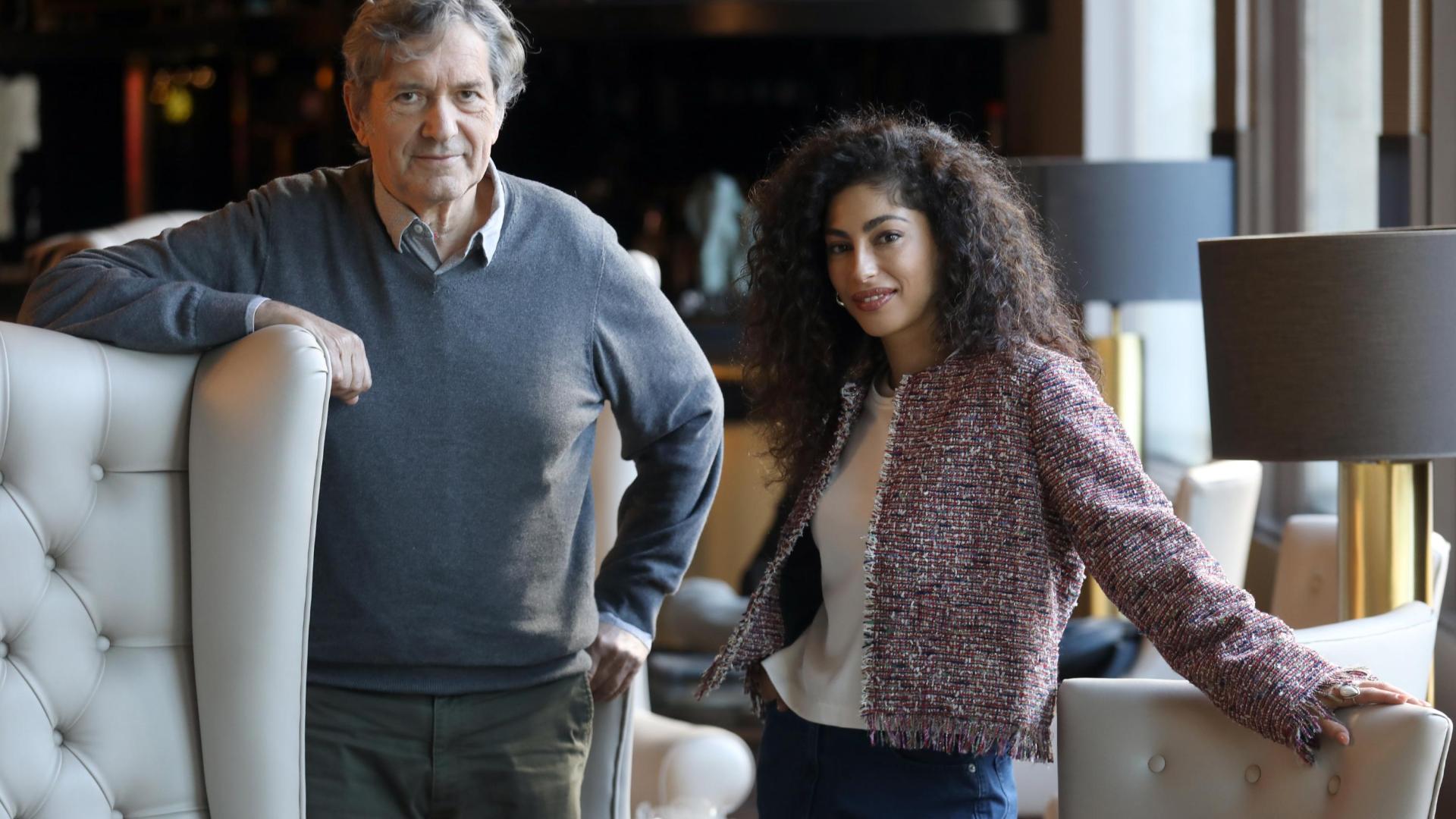Gerardo Herrero, director de Raqa, con Mina El Hammani, en Pamplona