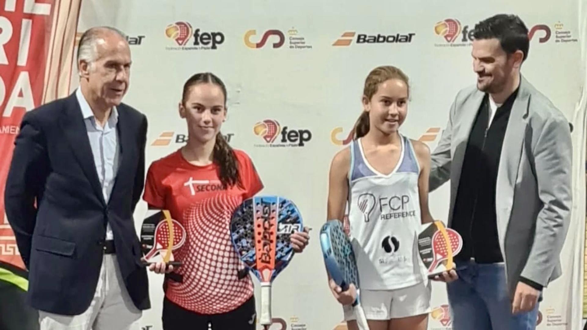 Con camiseta roja, la tafallesa Eneritz Sola, campeona del Masters nacional alevín