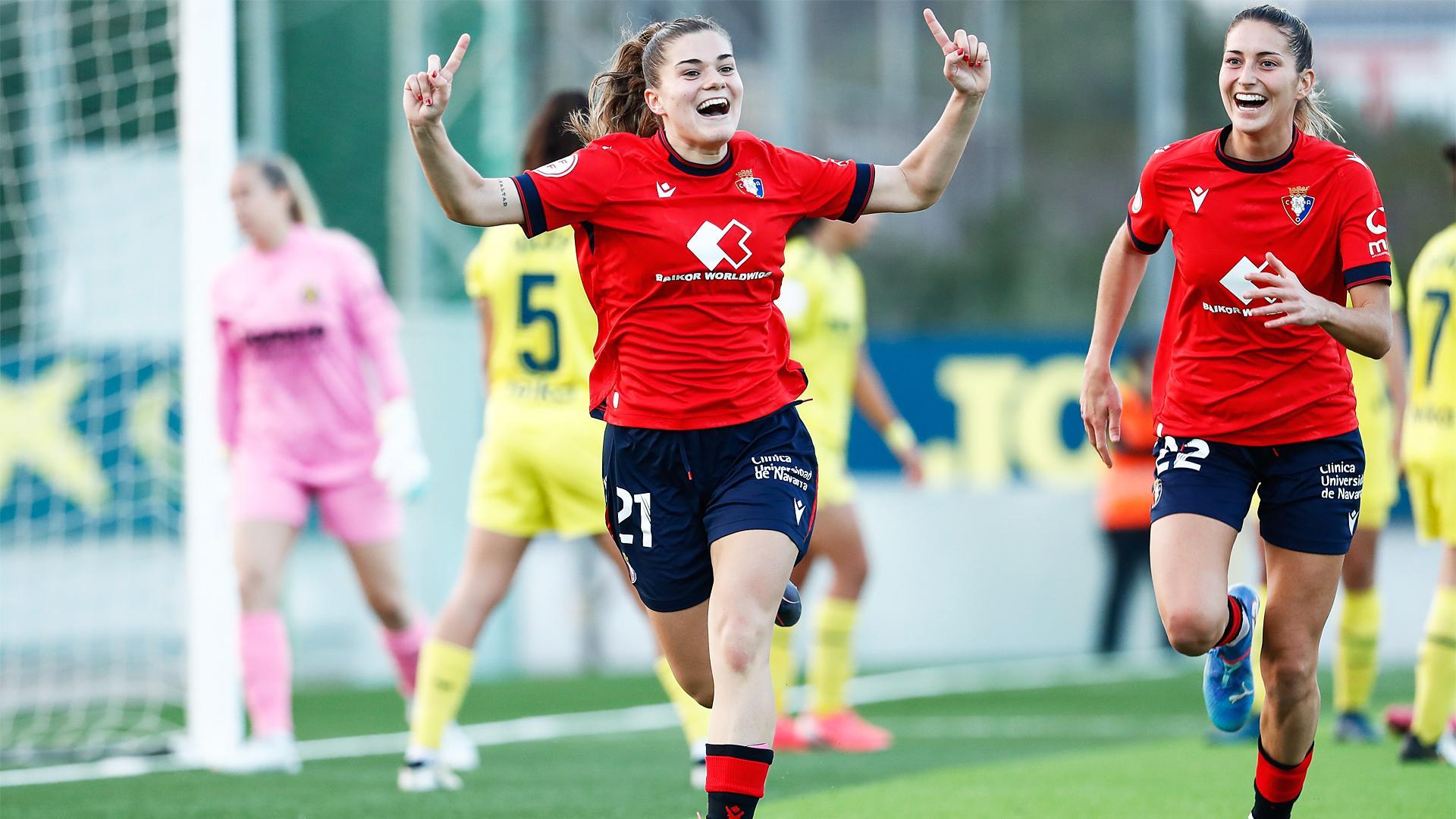 María Barquero celebra el segundo tanto rojillo en Villarreal /