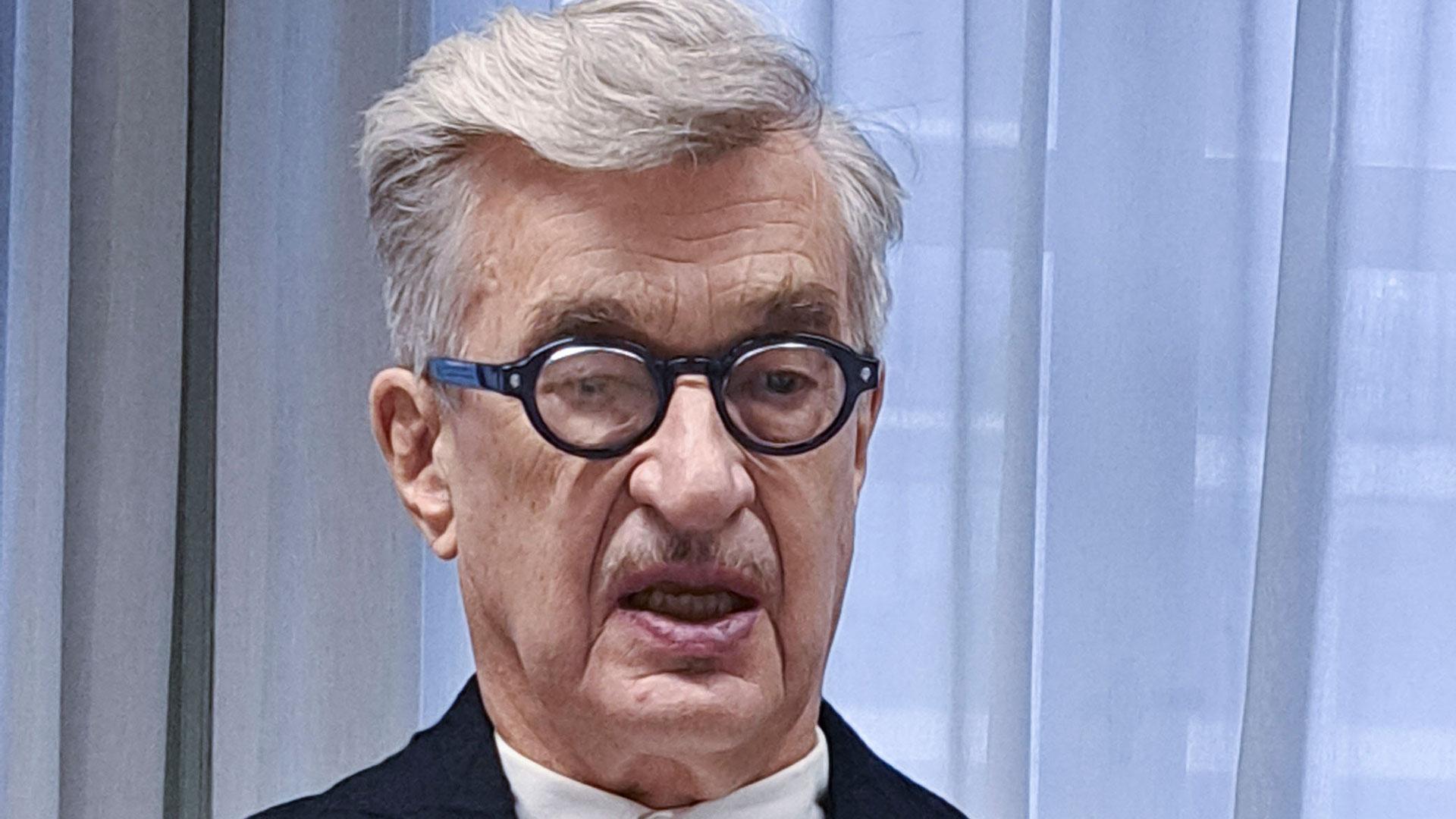 El realizador alemán Wim Wenders en un encuentro con un reducido grupo de periodistas, horas antes de recibir, a sus 79 años, el Premio a la Trayectoria de la Academia de Cine Europeo