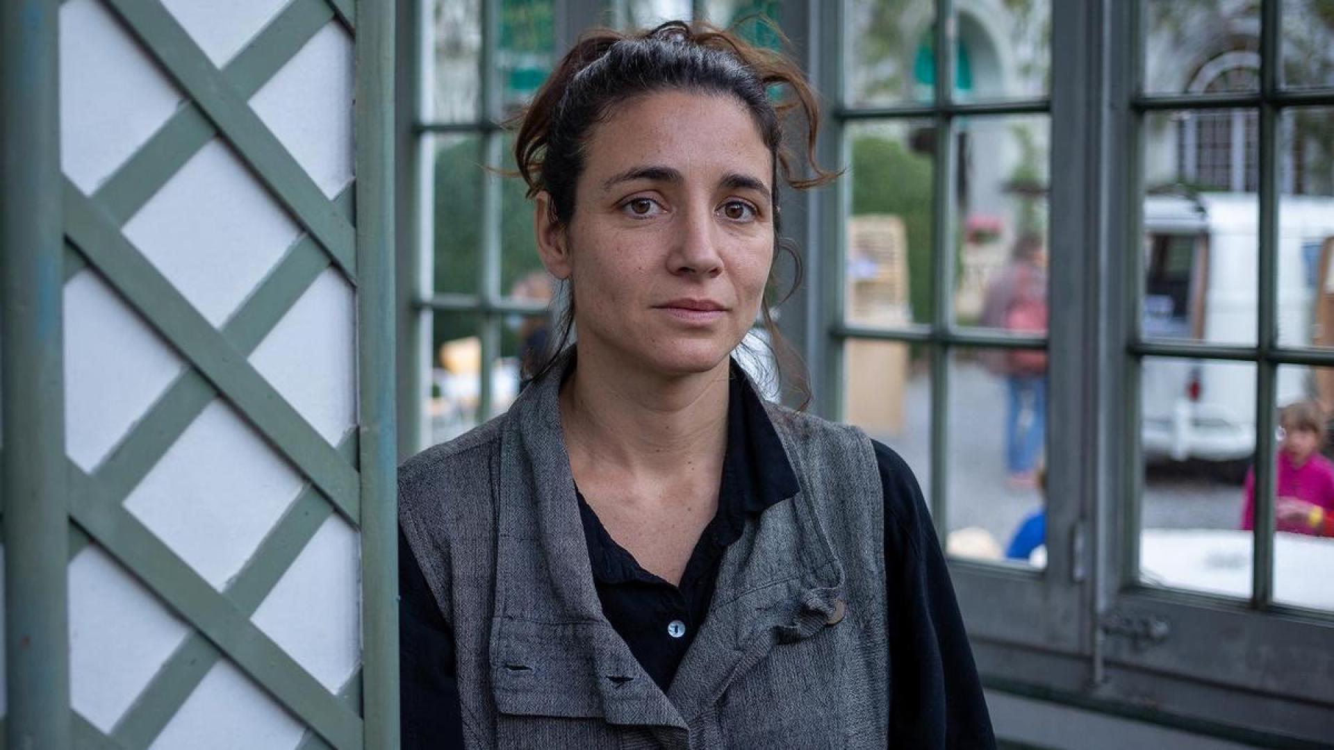 La periodista Anna Surinyach estará hoy en Pamplona invitada por Médicos del Mundo.