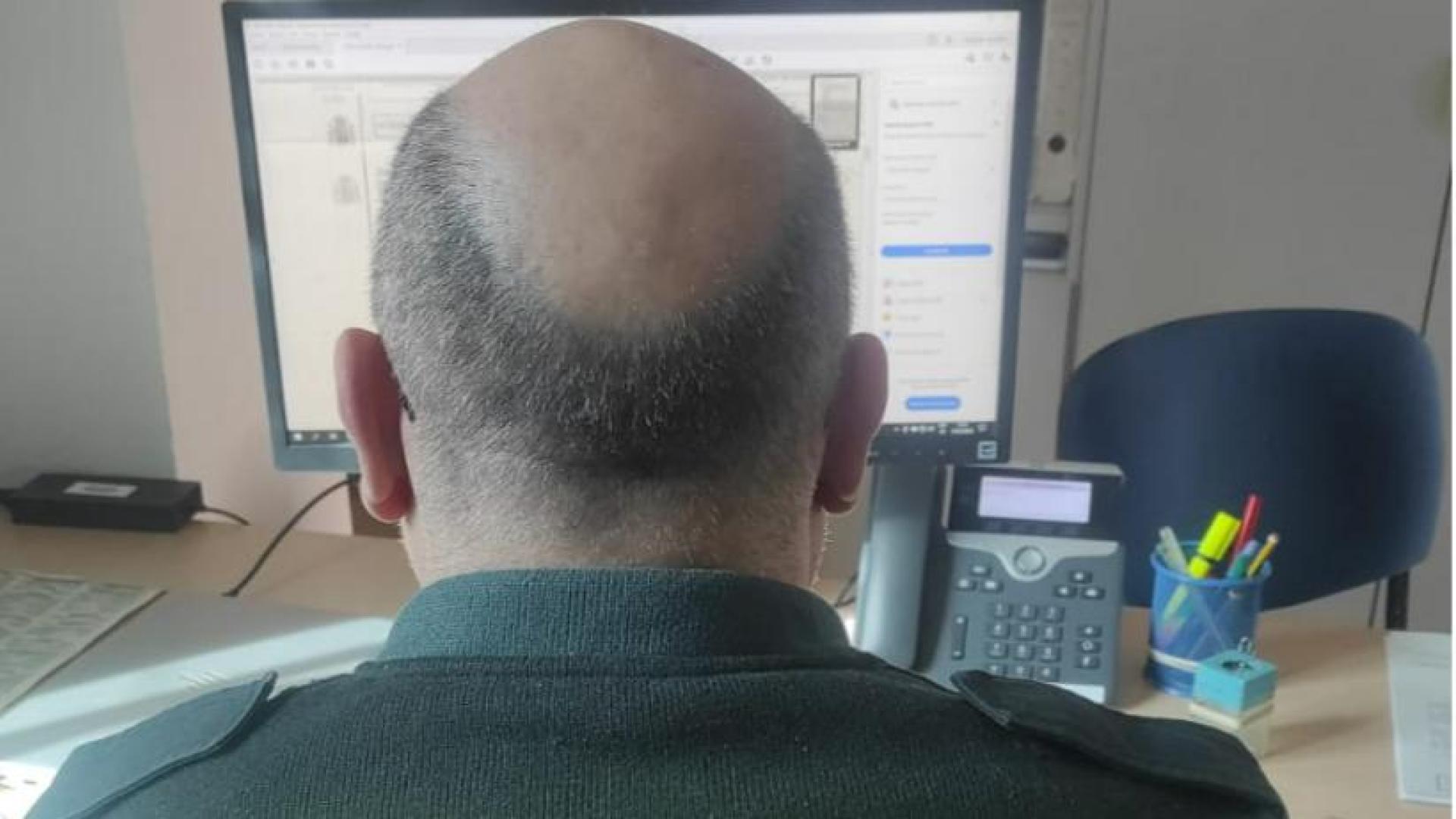 Un agente de la Guardia Civil