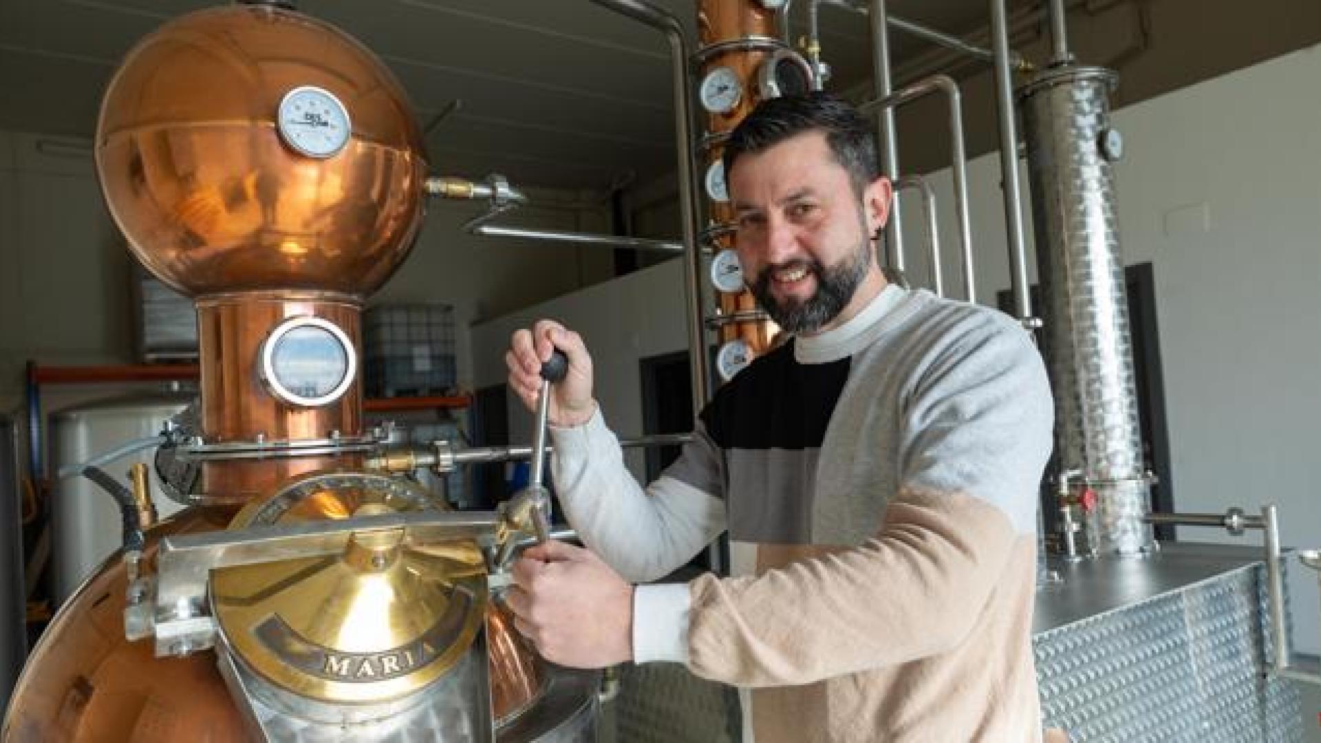 Javier Zubieta, en la Destilería Navarre Spirits