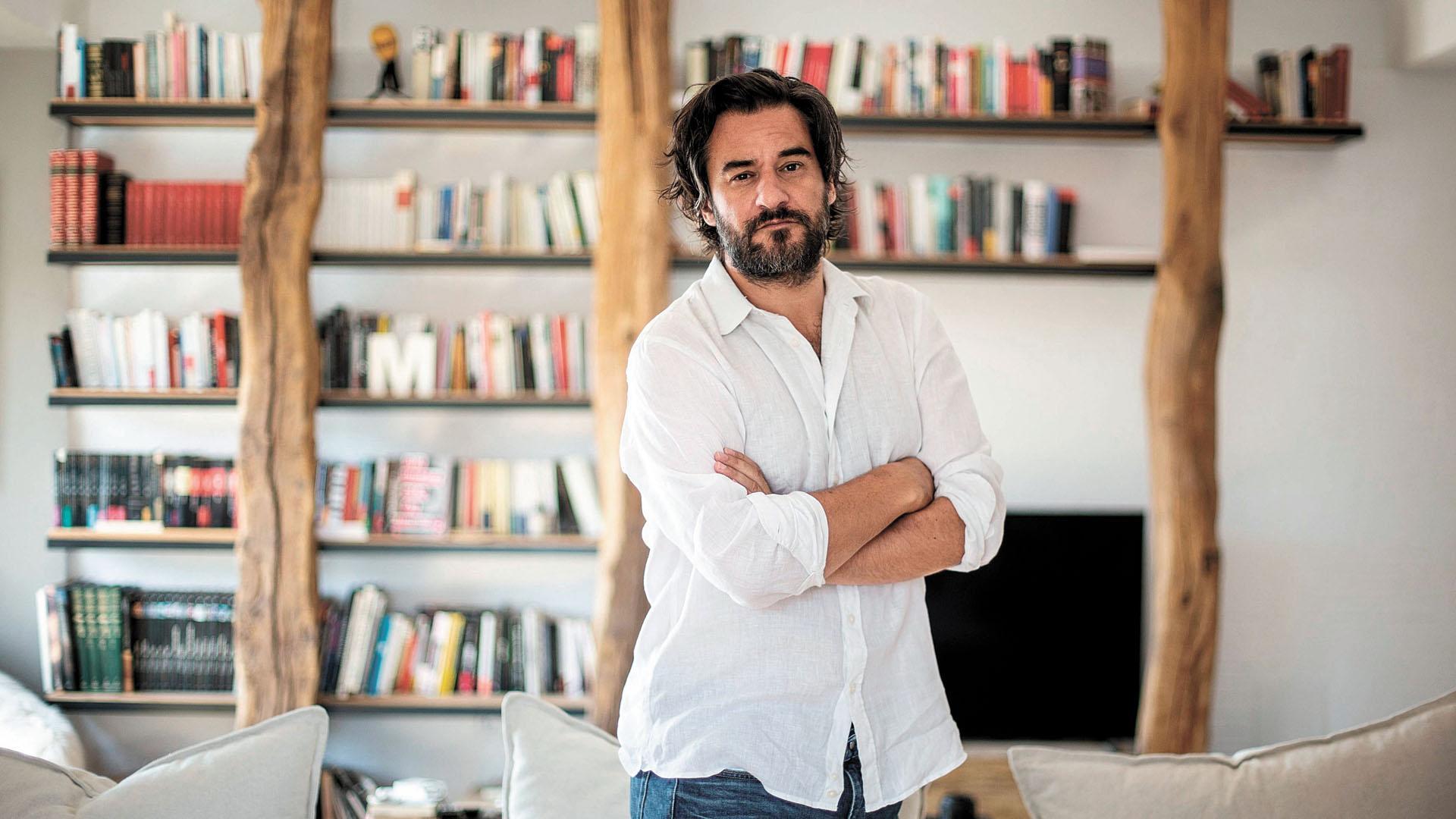 Mirafiori es la tercera novela del periodista y escritor gallego tras Malaherba (2019) y Miss Marte (2021)