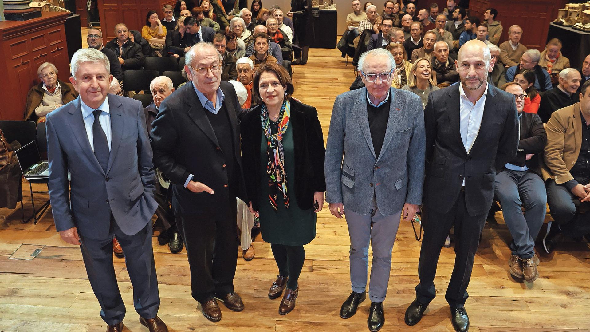 Desde la izquierda, Álvaro Miranda, Nicolás Redondo Terreros, Asunción de la Iglesia, Miguel Sanz e Iñaki Iriarte, este miércoles en las Salesas