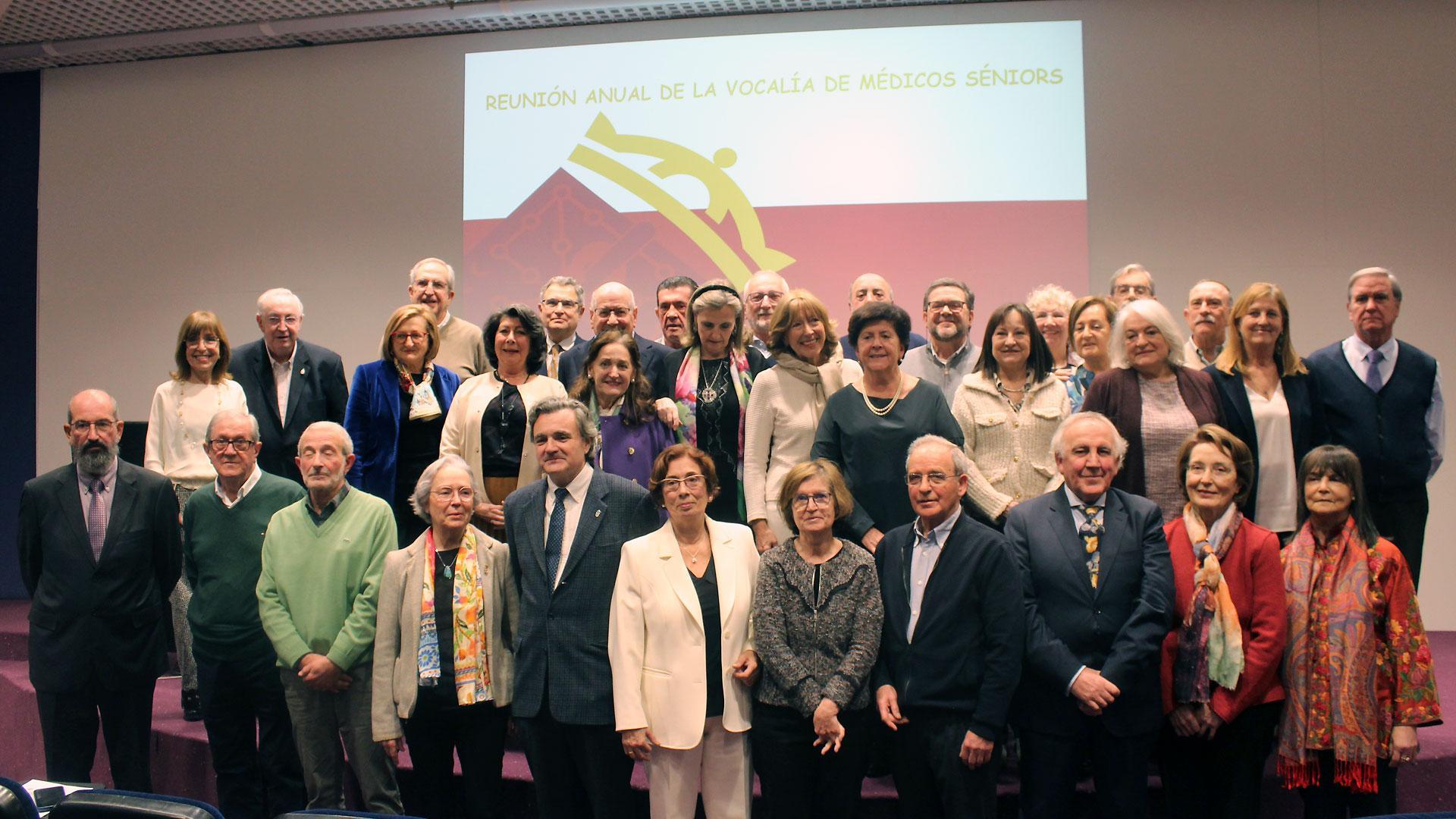 Un total de 111 médicos han alcanzado la condición de colegiados honoríficos al cumplir los 70 años