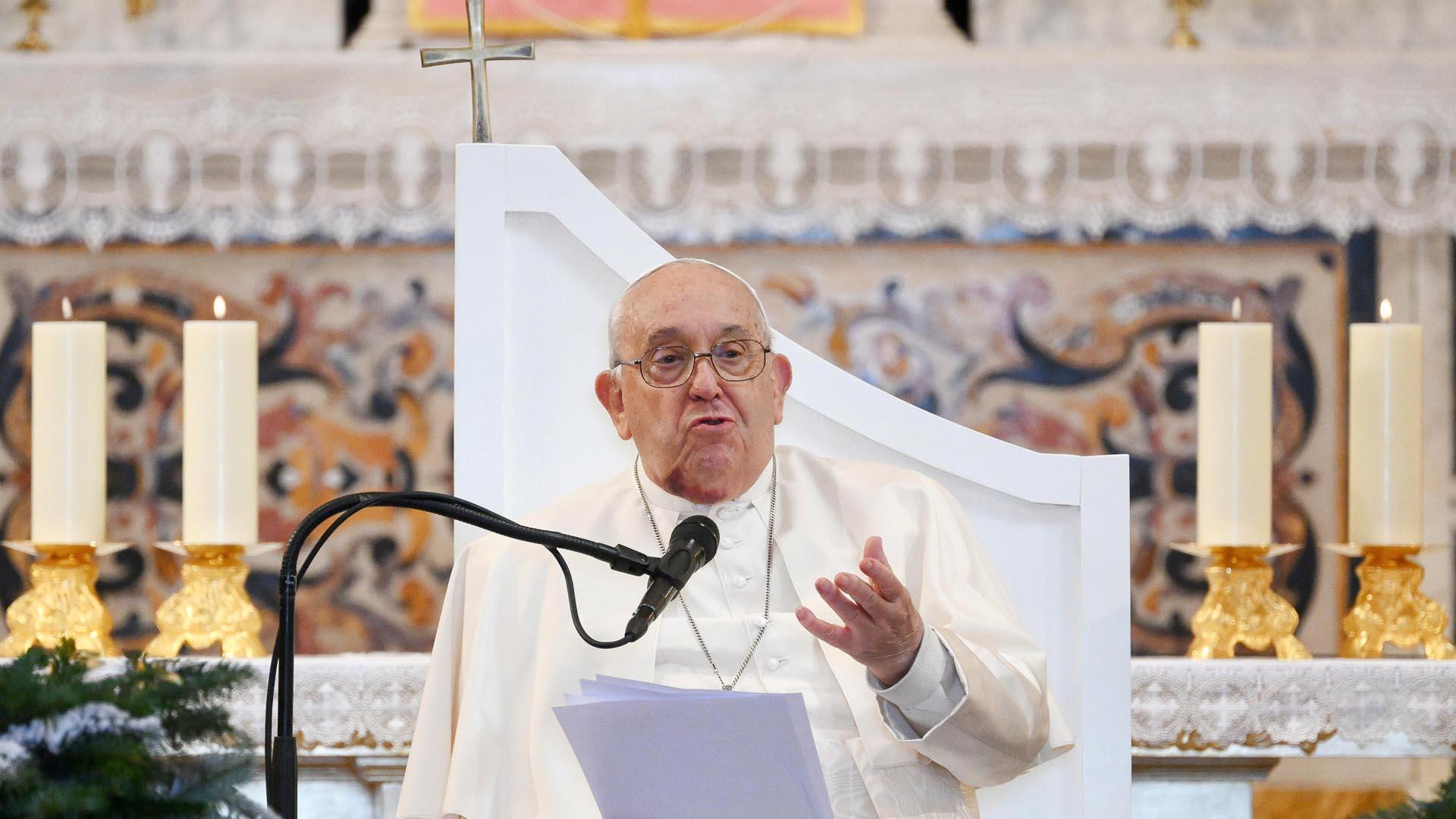 El papa Francisco, este domingo, durante la misa en Ajaccio