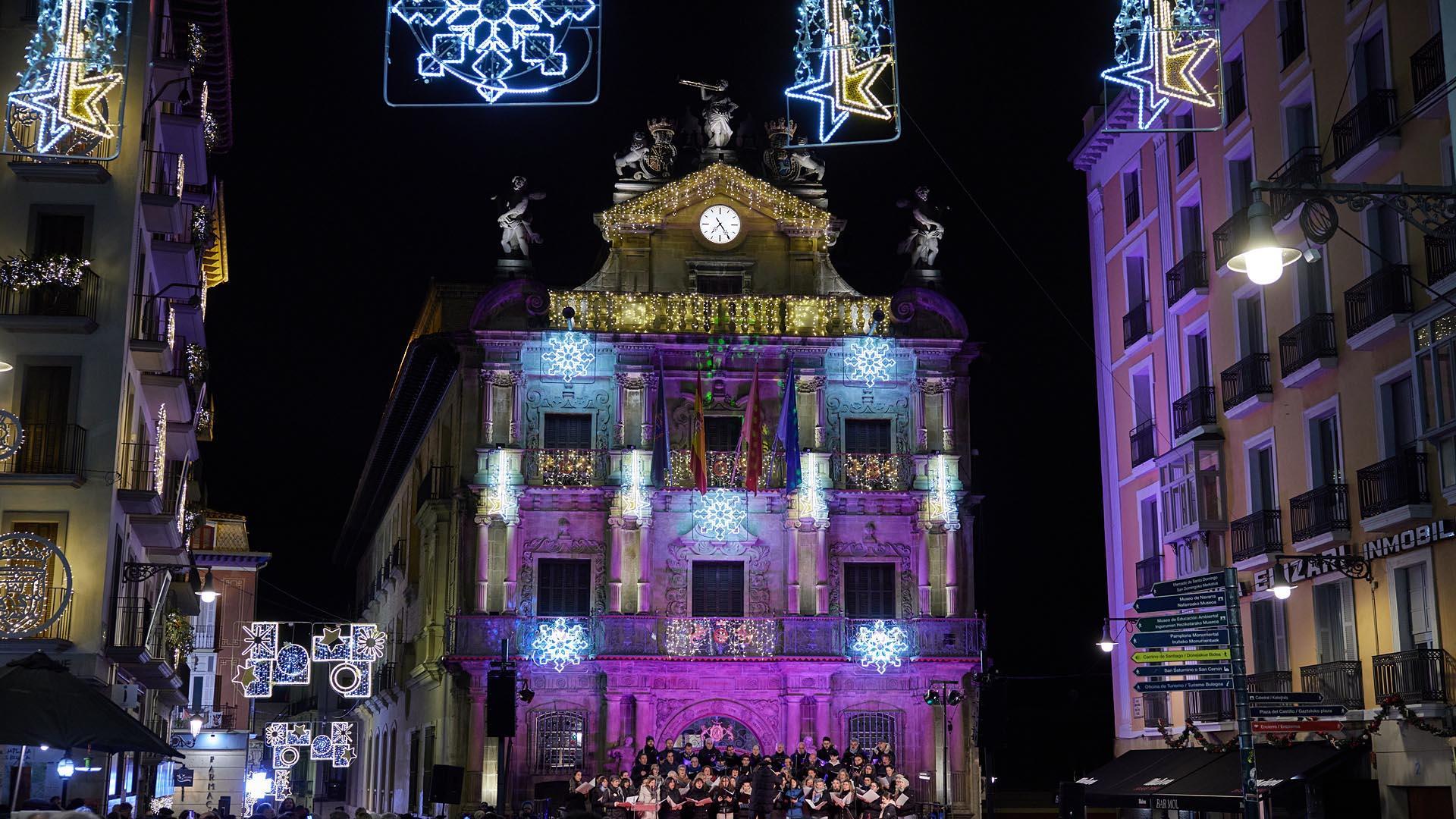 Pregón de Navidad en la Plaza Consistorial de Pamplona.