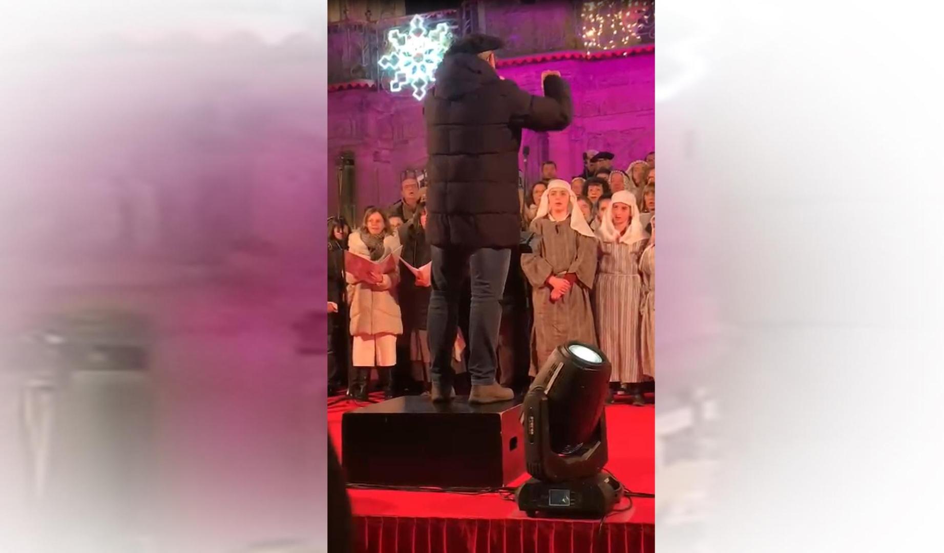 El Orfeón Pamplonés y los Pastores de Belén cantan 'Mesías Sarritan'