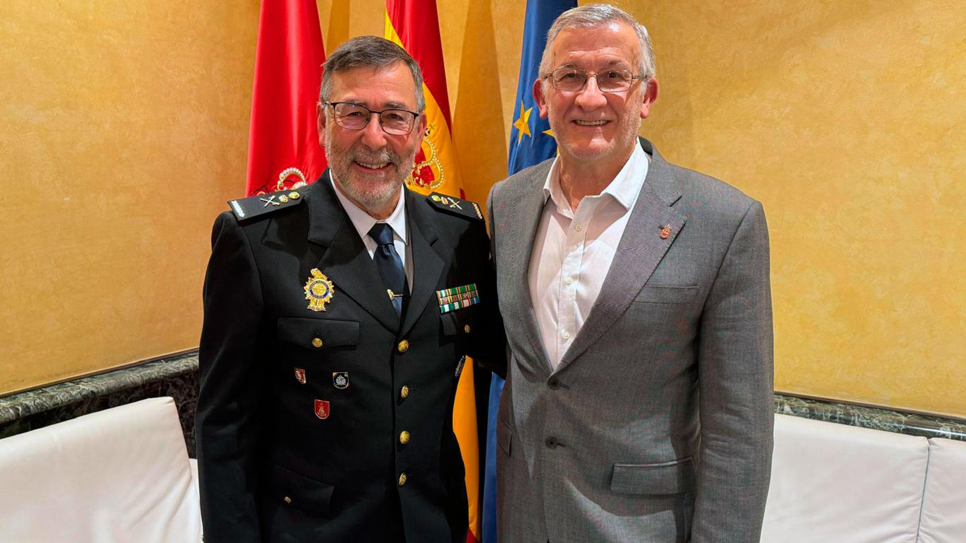 El vicepresidente Félix Taberna en su encuentro con Manuel Jesús del Collado Olivares.