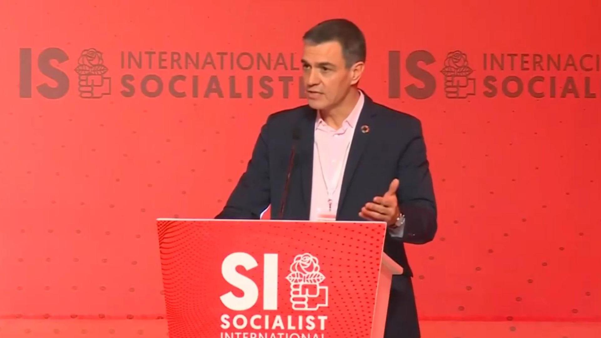 El presidente del Gobierno, Pedro Sánchez, durante la apertura de la cumbre mundial de la Internacional Socialista en Rabat, Marruecos