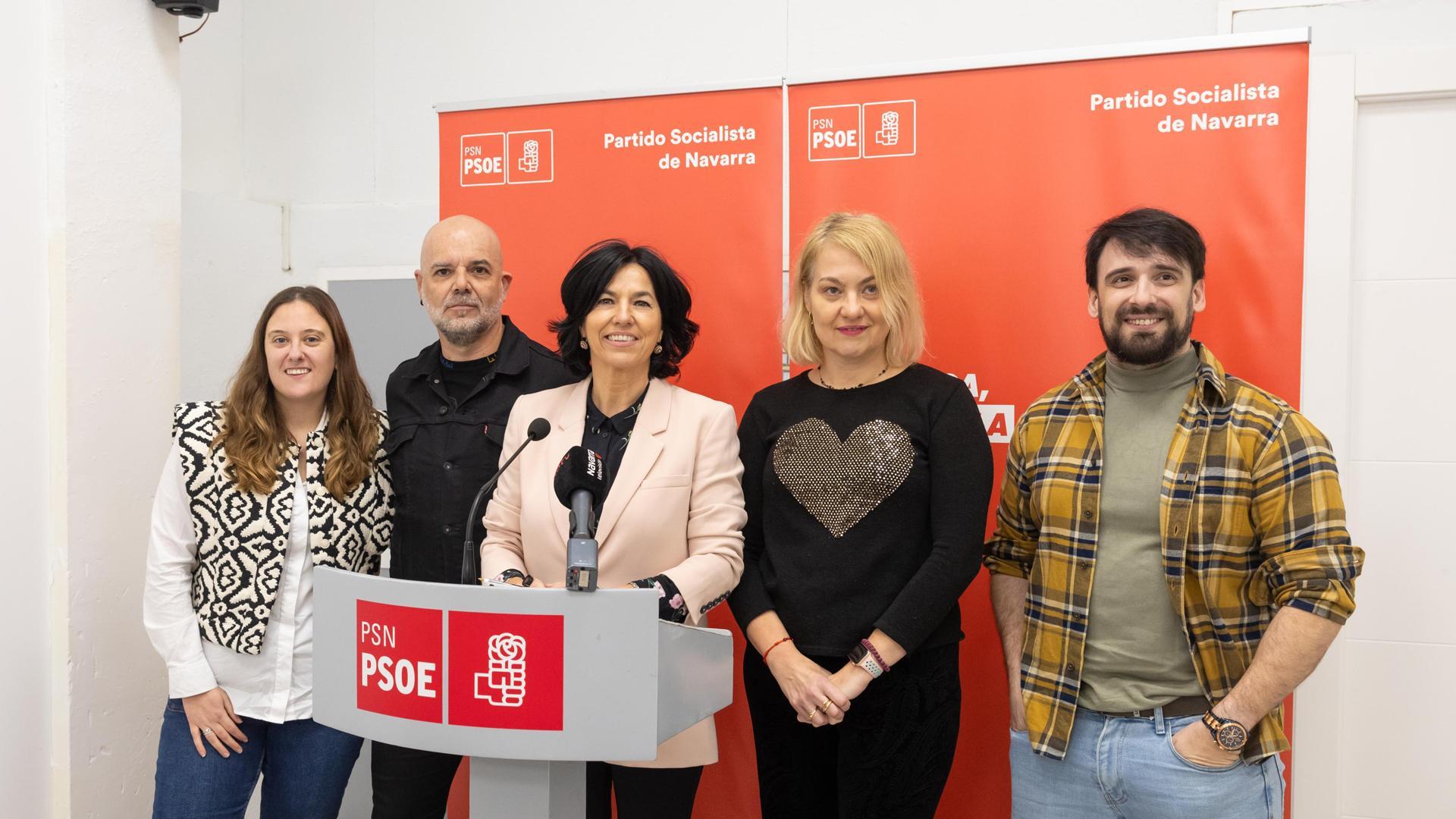 De izda. a dcha.: Beatriz Ochoa Ariza, Iván Romo Arbide, Olga Chueca Chueca, Laura Sáez Ponzoni, y Eduardo Vidondo Ullate