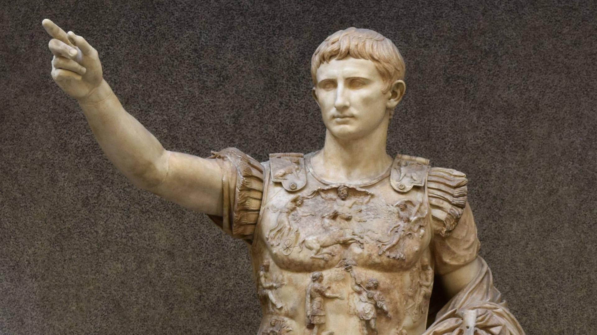 Estatua de César Augusto en el Museo Chiaramonti de la Ciudad del Vaticano