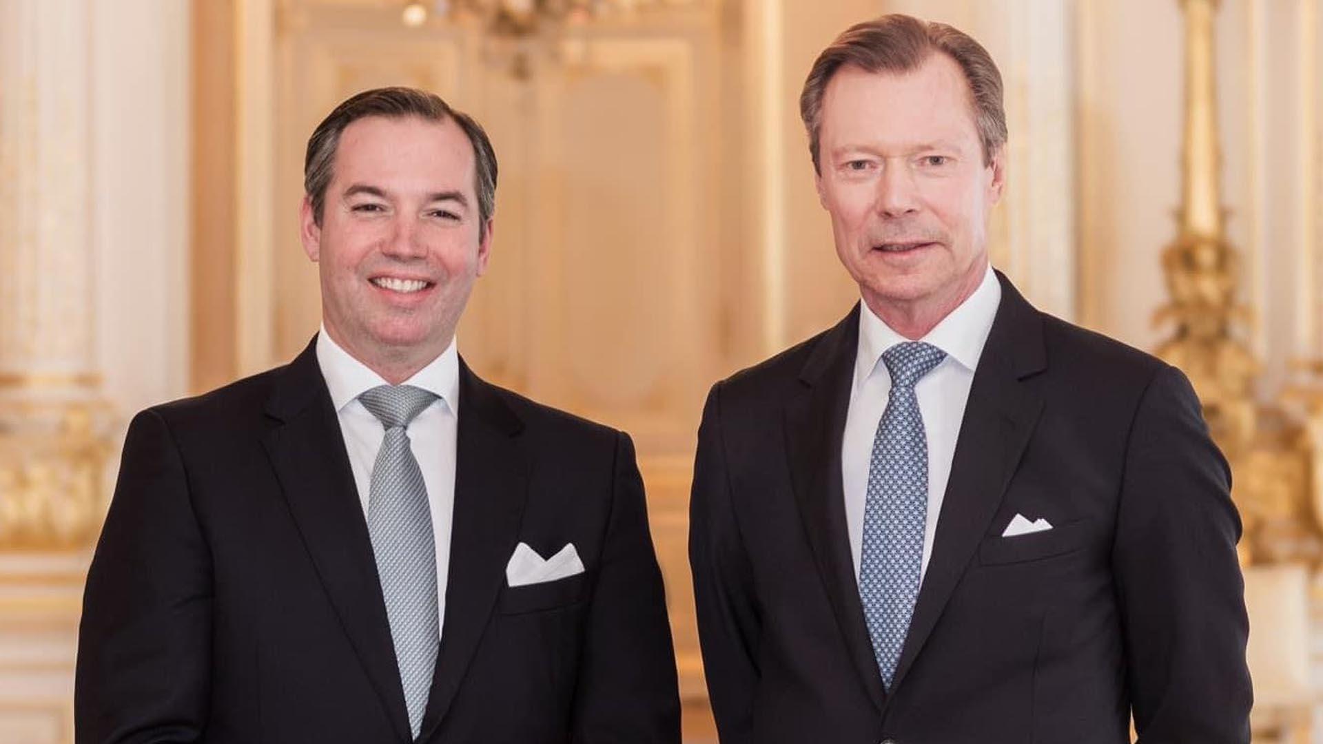 El gran duque Enrique de Luxemburgo (derecha) confirma su abdicación el próximo 3 de octubre de 2025

REMITIDA / HANDOUT por ROYAL LUXEMBOURG

Fotografía remitida a medios de comunicación exclusivamente para ilustrar la noticia a la que hace referencia la imagen, y citando la procedencia de la imagen en la firma

25/12/2024