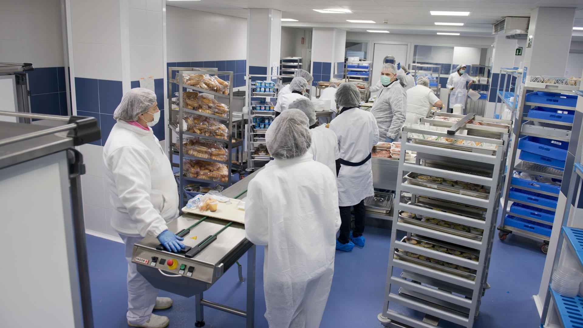 Personal de cocina del Hospital Universitario de Navarra