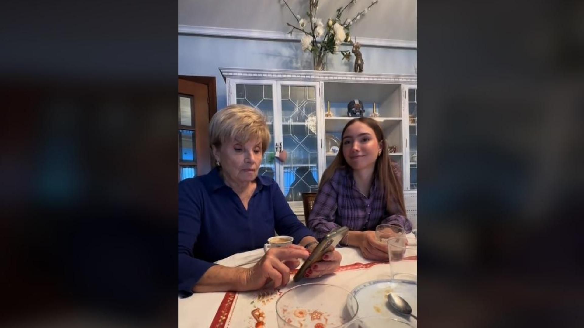 La abuela tiene muy claras sus preferencias futbolísticas