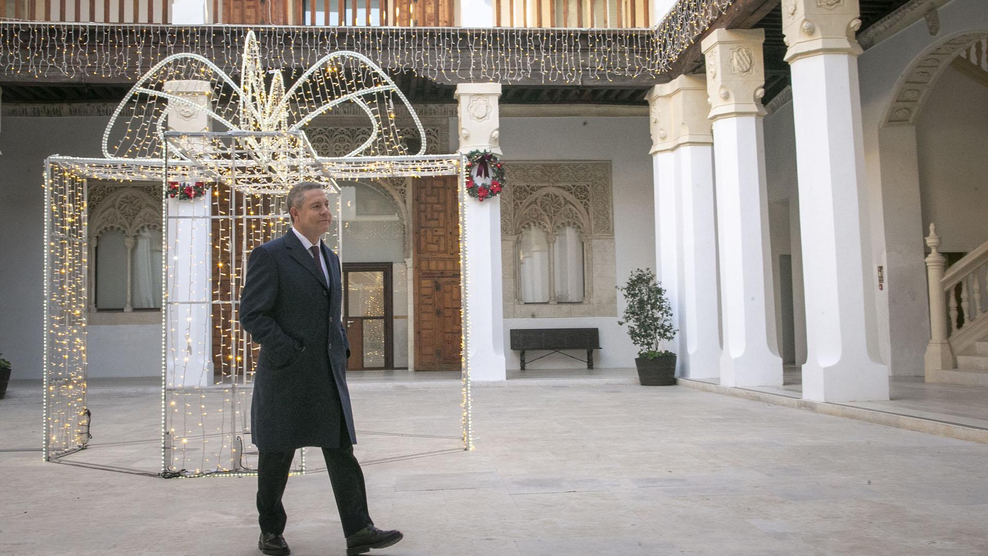 El presidente de Castilla-La Mancha, Emiliano García-Page, felicita el Año Nuevo a los castellanomanchegos