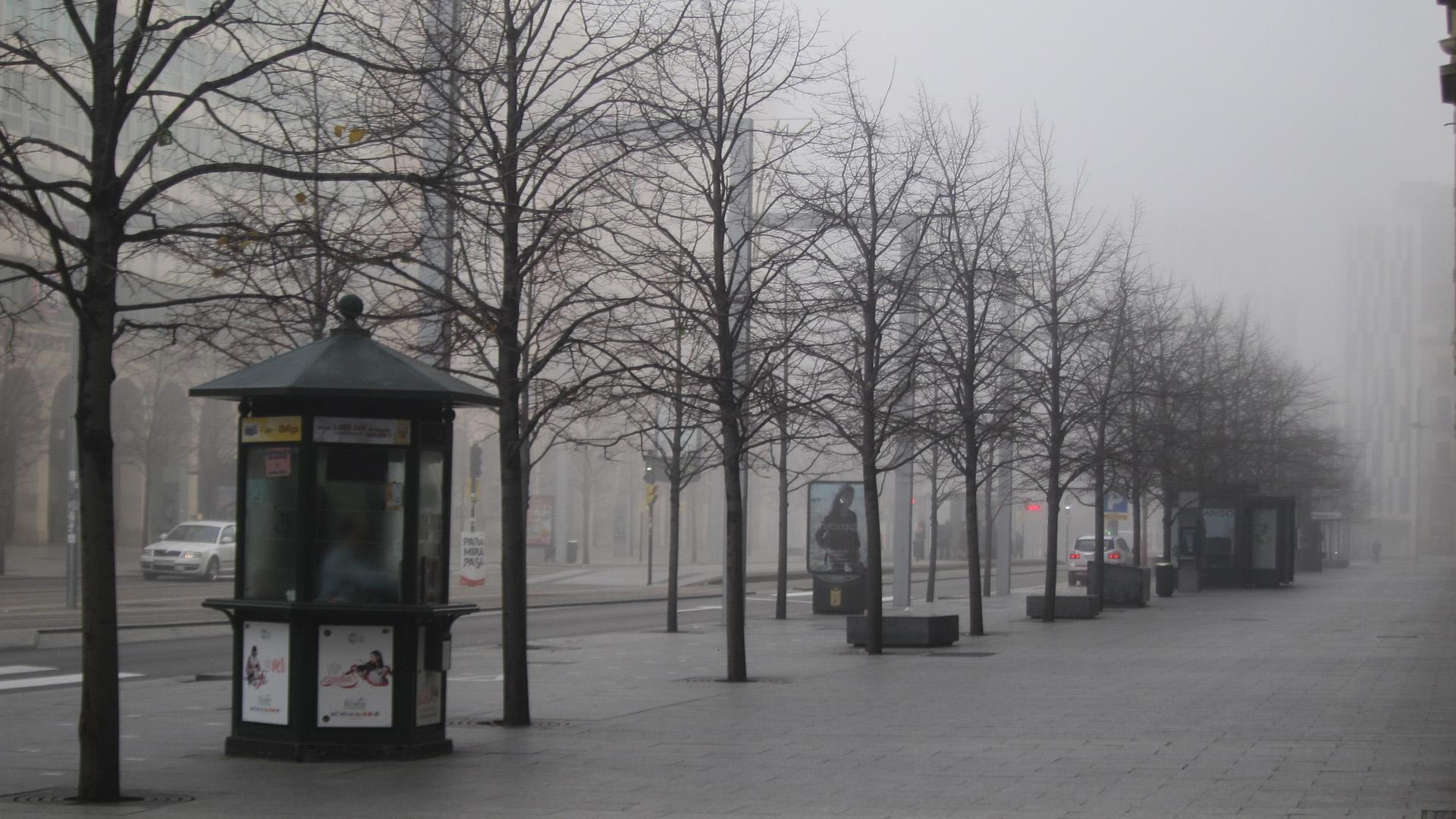 En Zaragoza se ha activado el protocolo por frío extremo
Niebla y frío en la capital aragonesa.
EUROPA PRESS
08/12/2013